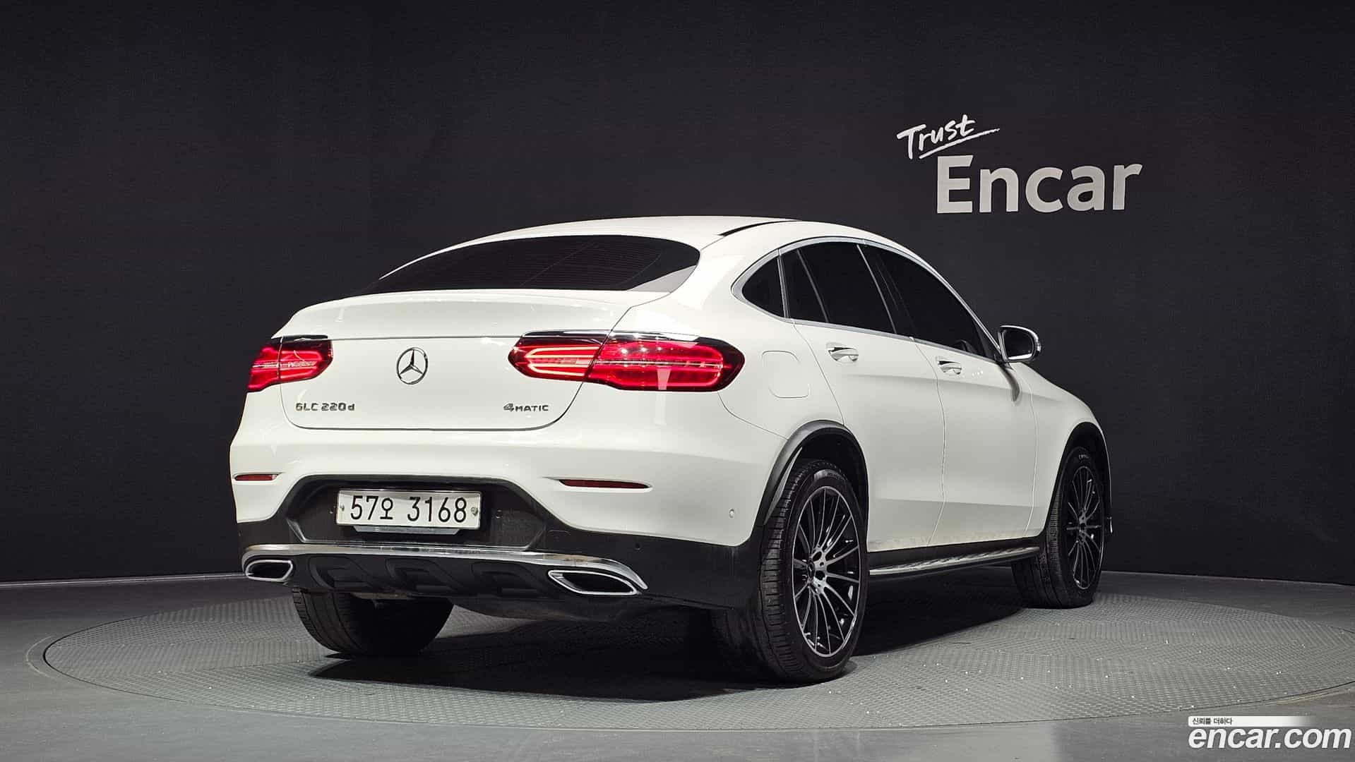 GLC-Class Mercedes-Benz 2017.4-OUTER-002