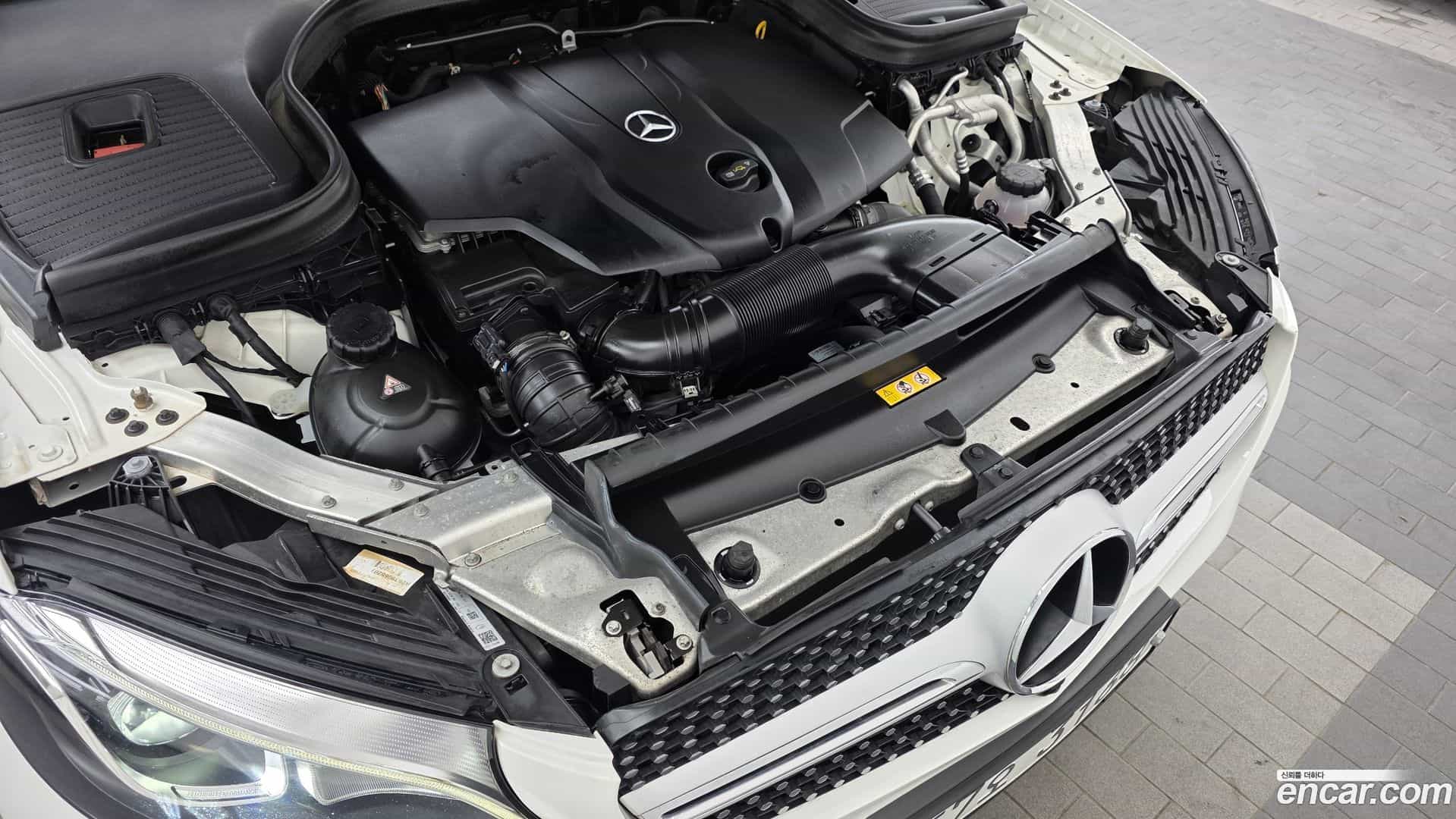 GLC-Class Mercedes-Benz 2017.4-OUTER-006