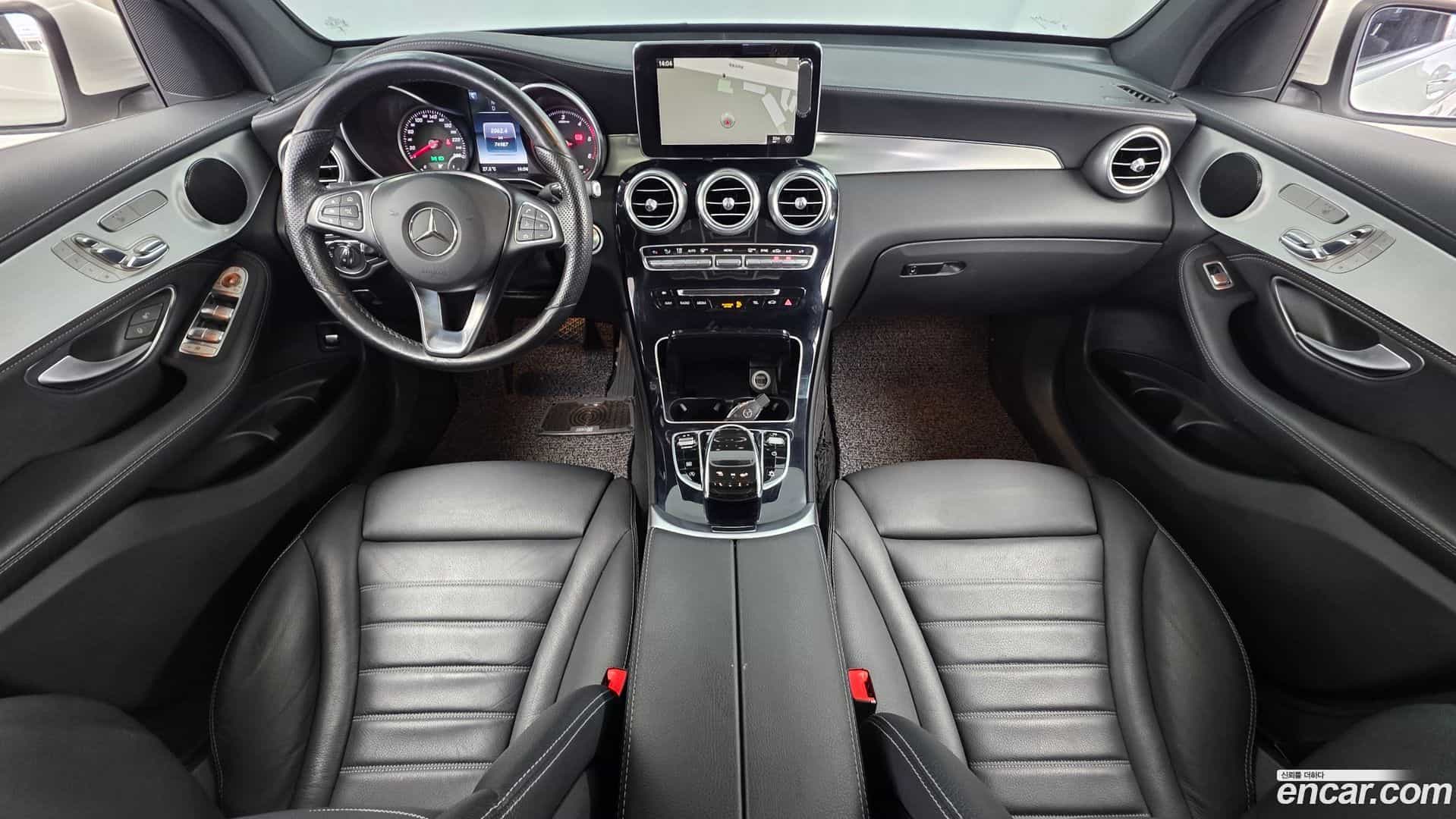GLC-Class Mercedes-Benz 2017.4-INNER-007