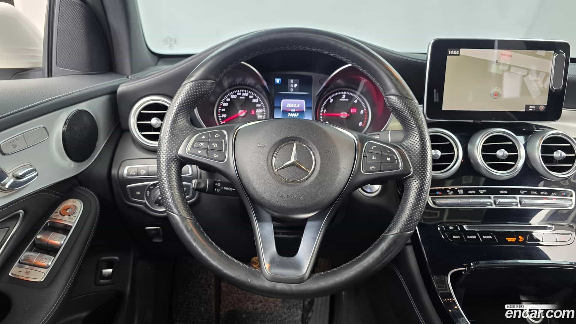 GLC-Class Mercedes-Benz 2017.4-OPTION-016