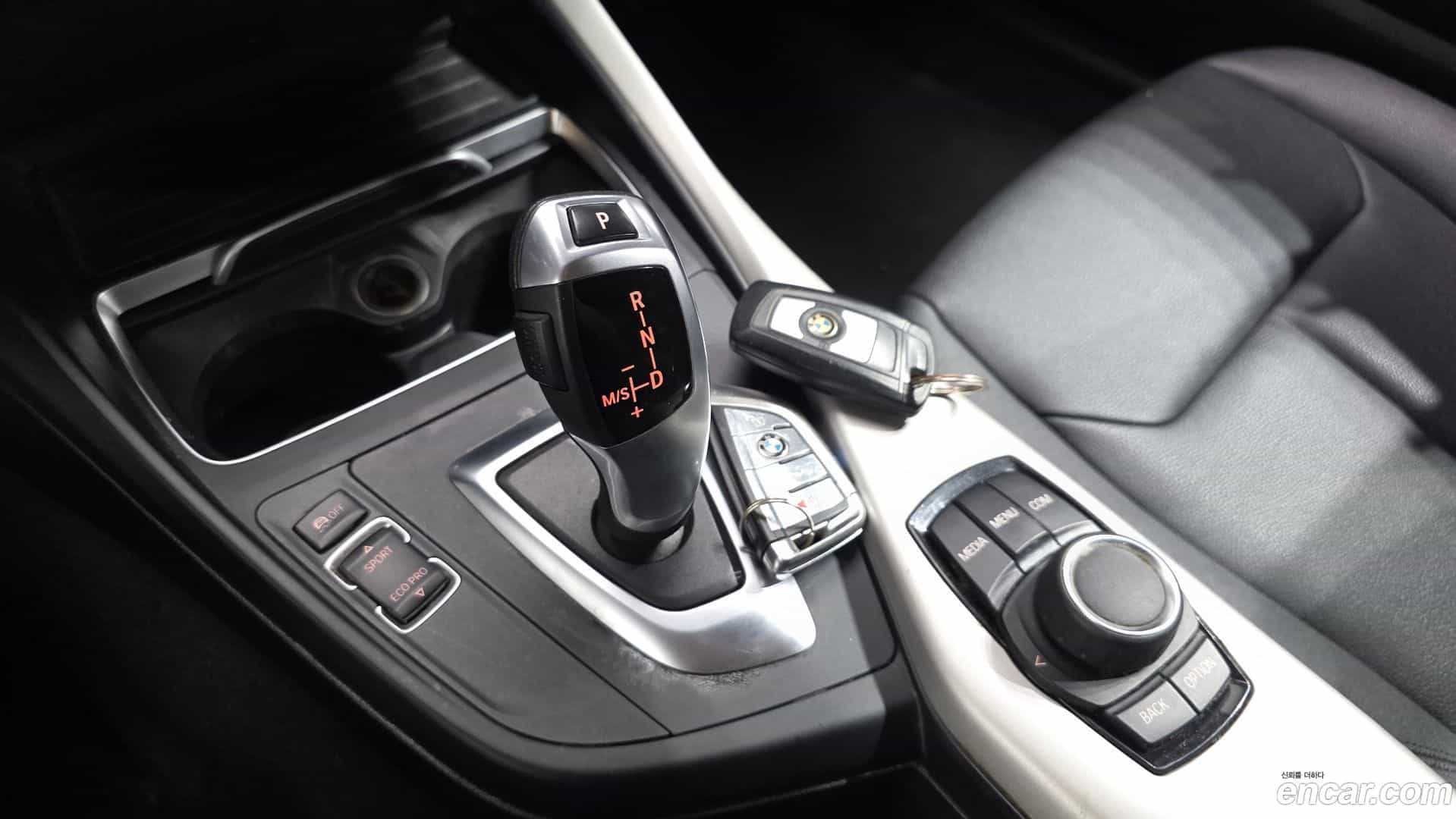 1-Series BMW 2018.4-INNER-009