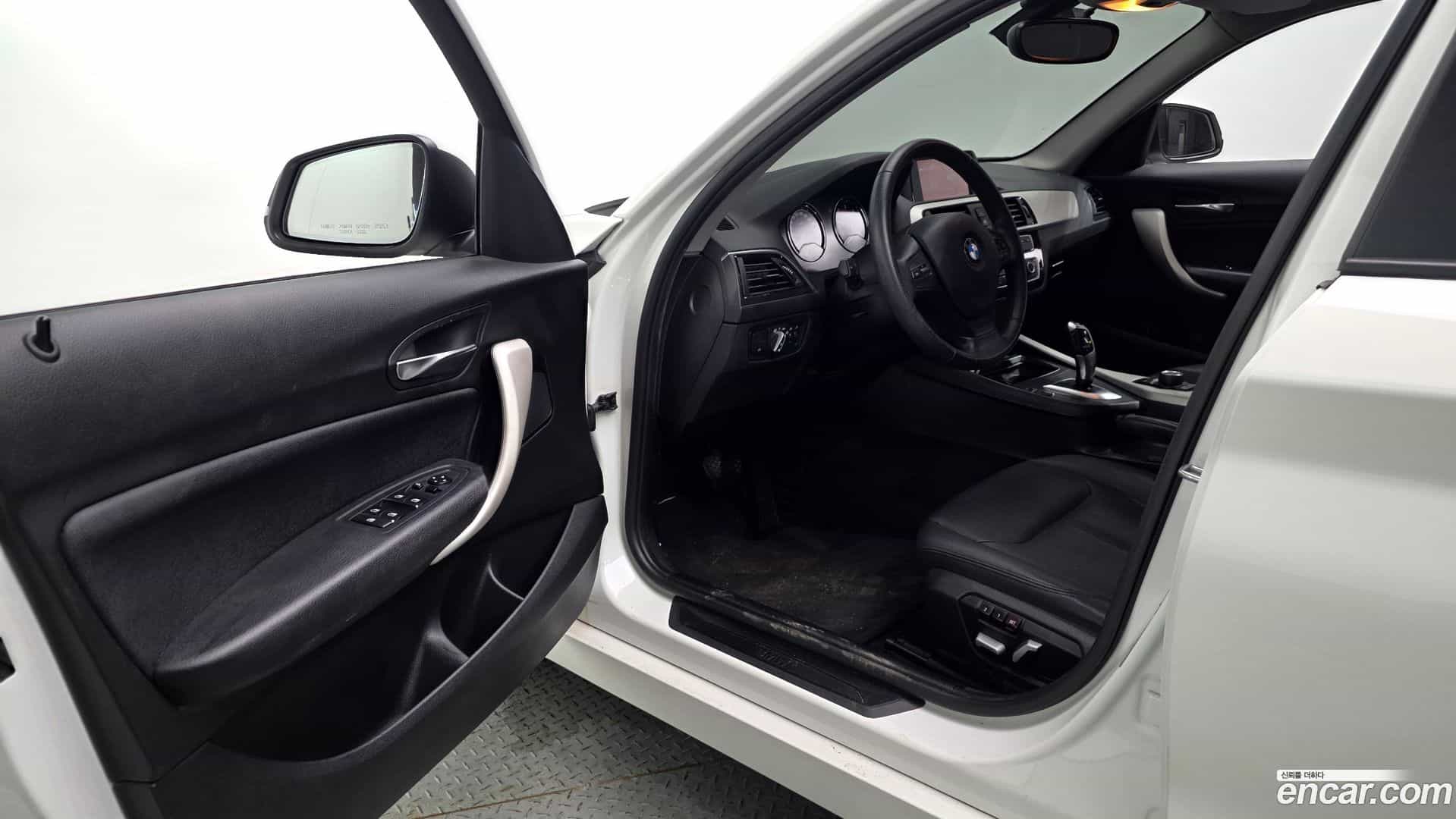 1-Series BMW 2018.4-INNER-010