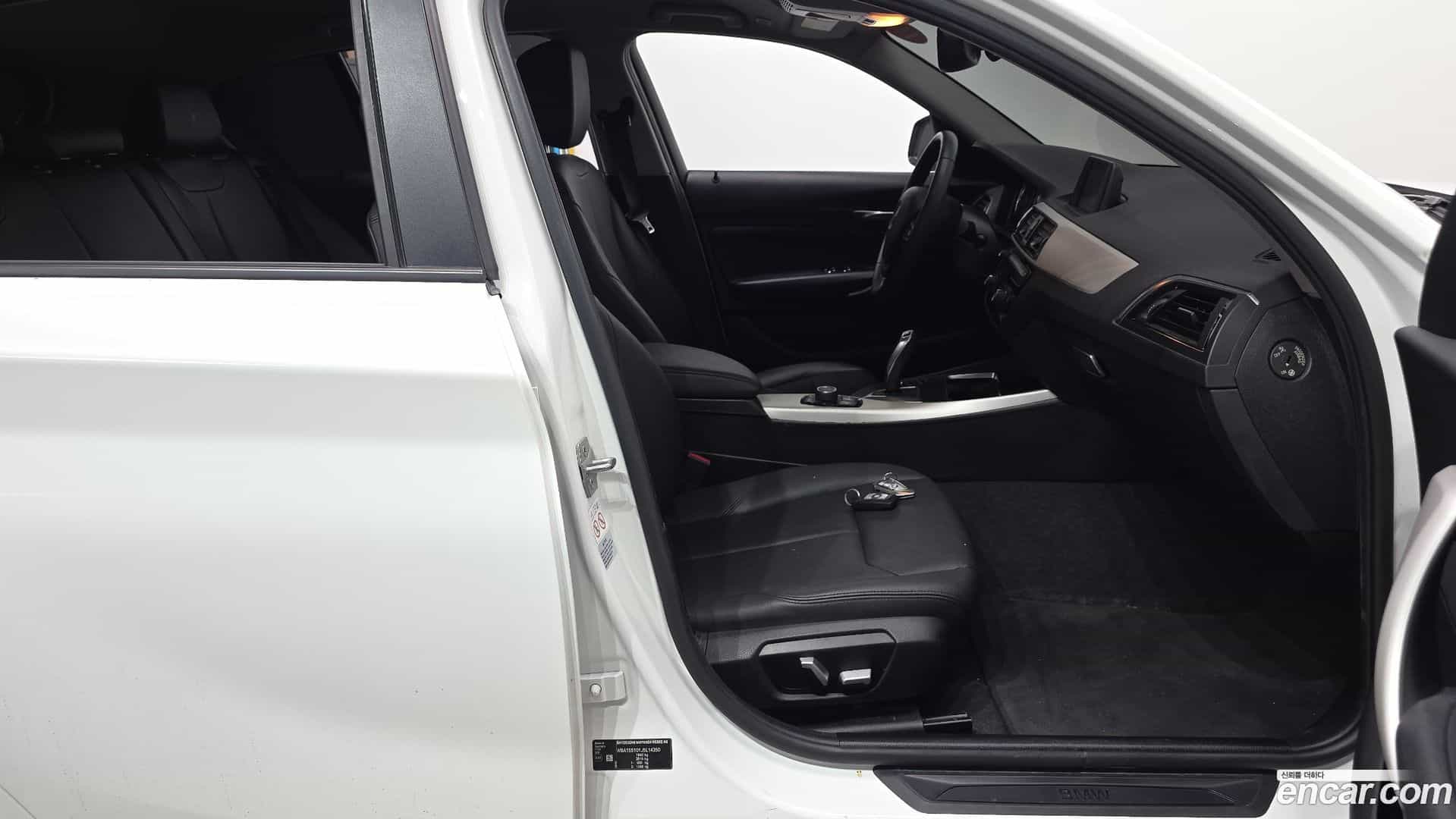 1-Series BMW 2018.4-INNER-036