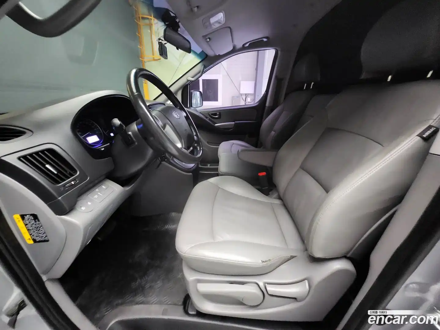 Starex Hyundai 2019.0-INNER-008