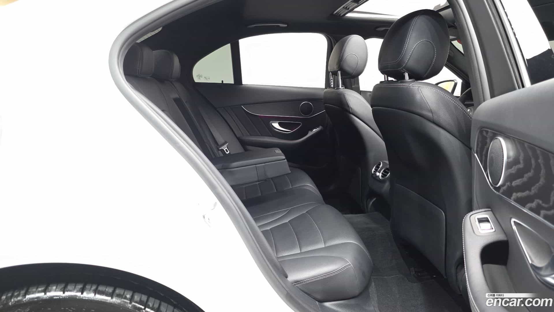 C-Class Mercedes-Benz 2019.4-OPTION-015
