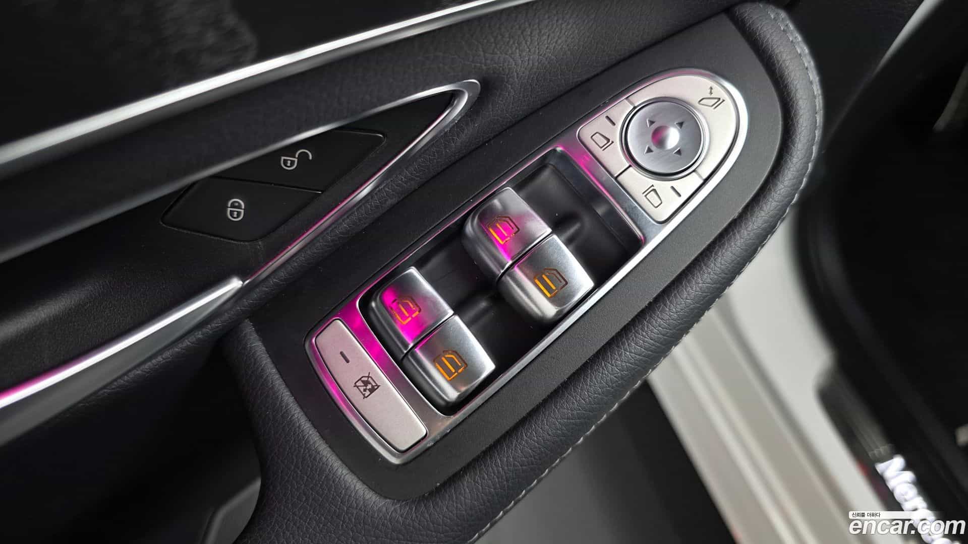 C-Class Mercedes-Benz 2019.4-OPTION-021