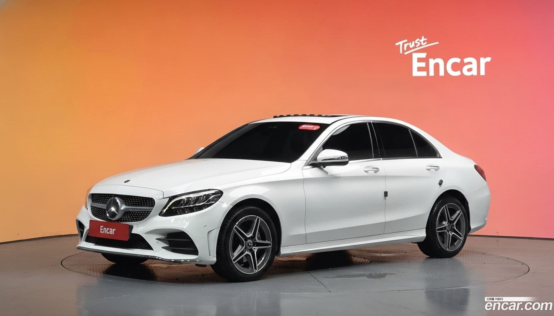 Main__Slider__Photo:C-Class Mercedes-Benz 2019.4-0