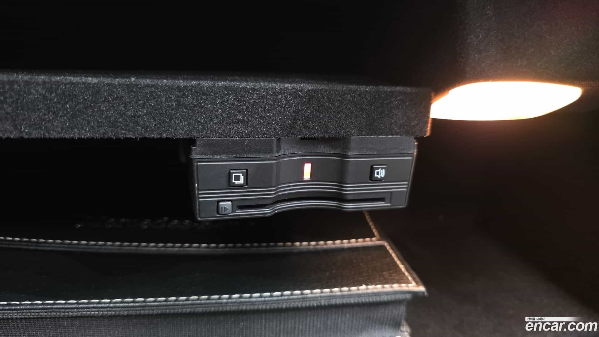 C-Class Mercedes-Benz 2019.4-OPTION-041
