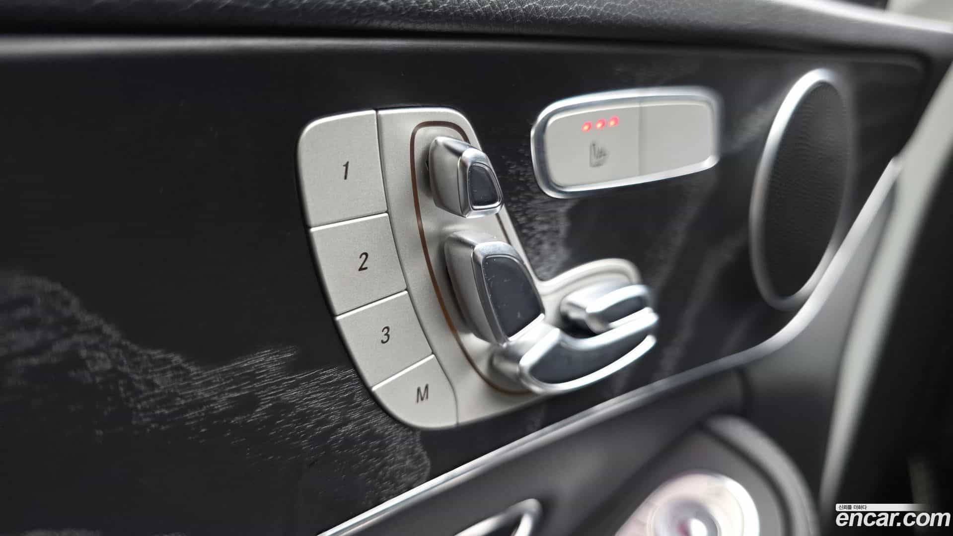 C-Class Mercedes-Benz 2019.4-OPTION-043