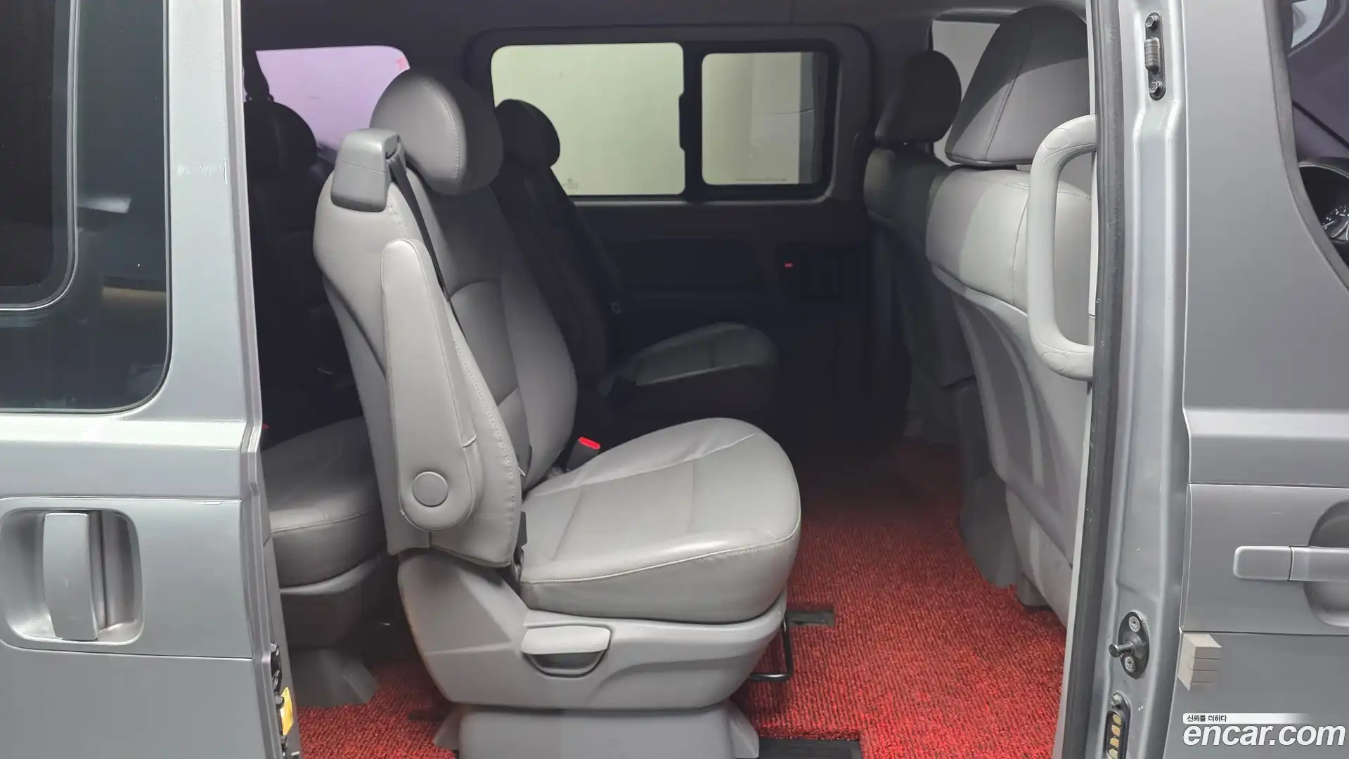 Starex Hyundai 2019.6-OPTION-015