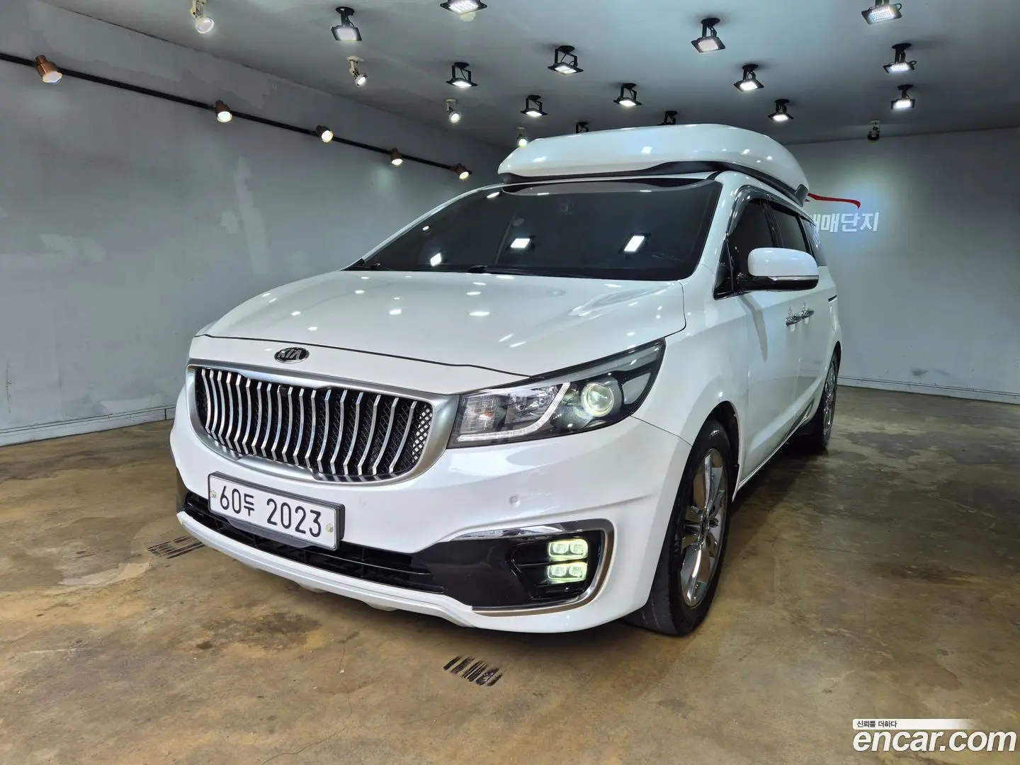 Main__Slider__Photo:Canival Kia 2015.3-0