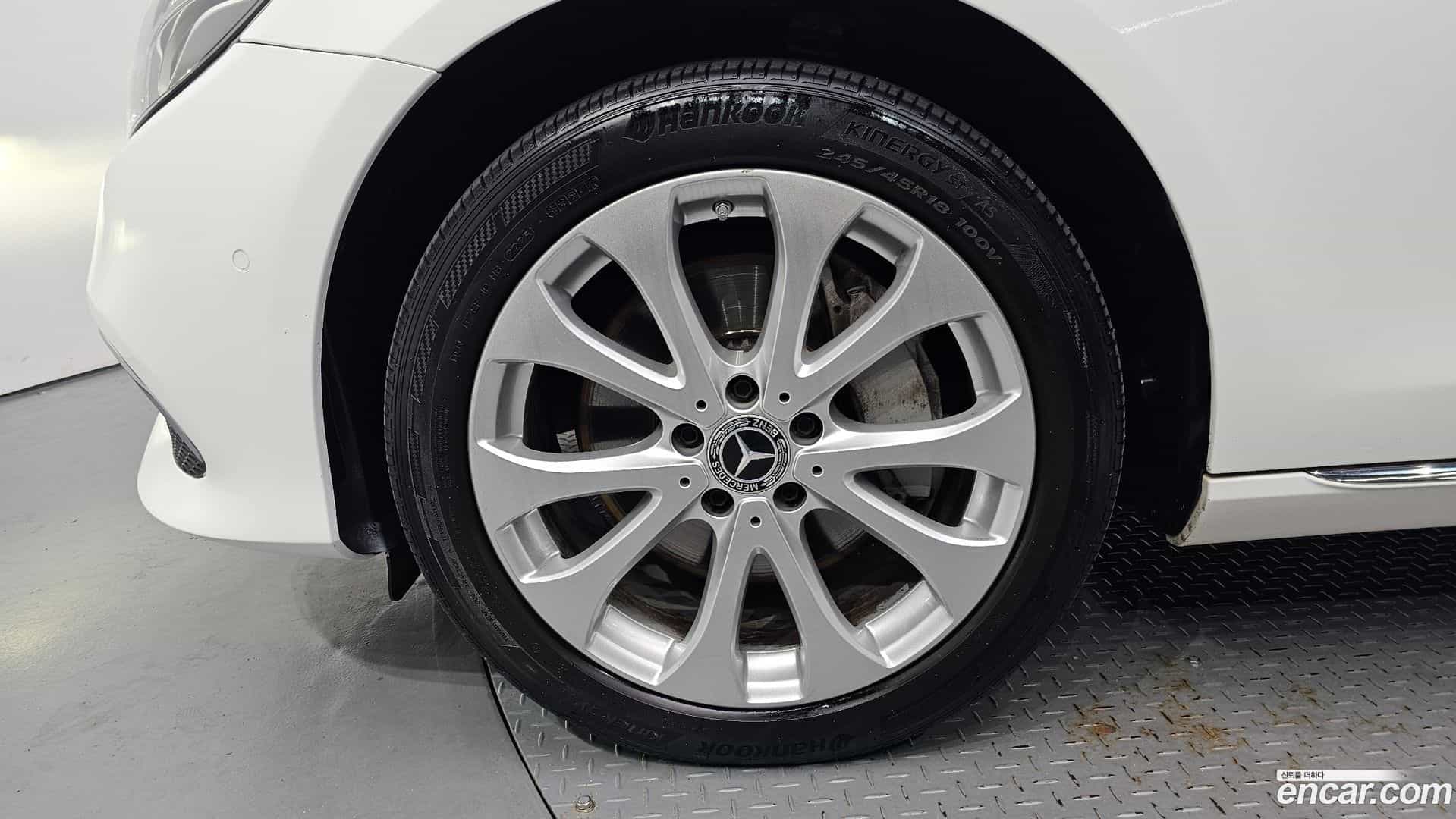 E-Class Mercedes-Benz 2019.3-OUTER-005