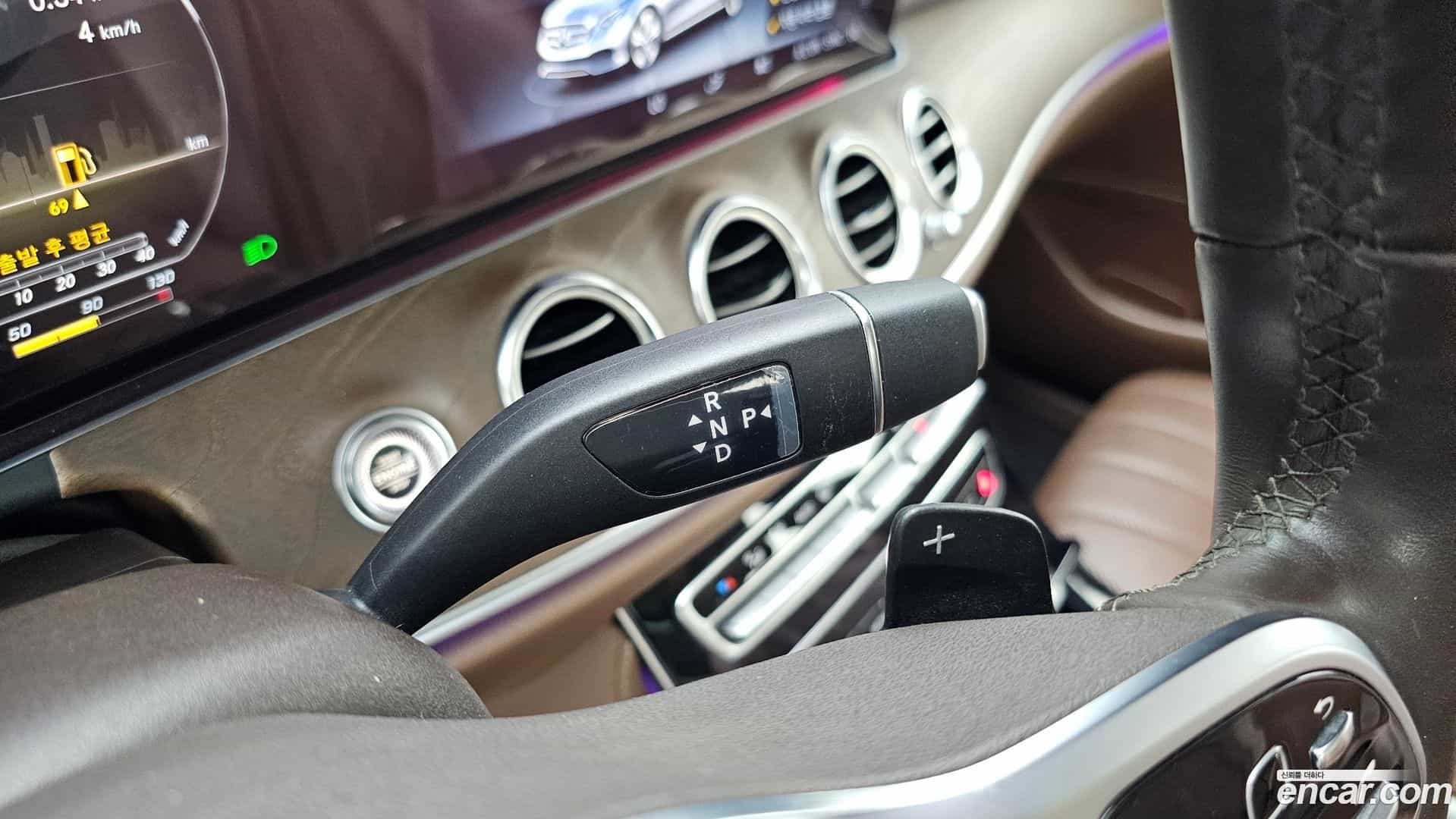 E-Class Mercedes-Benz 2019.3-INNER-009