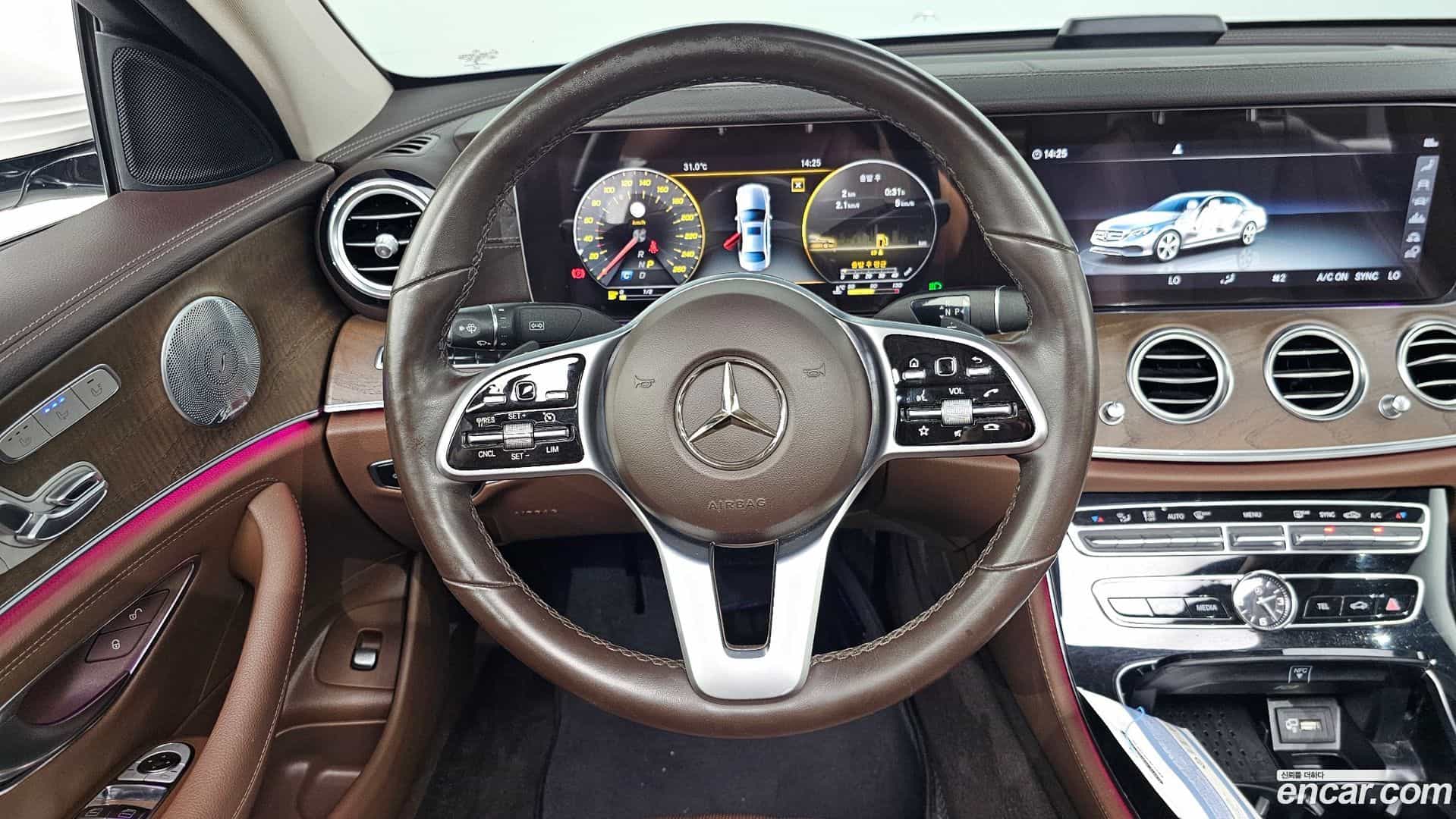 E-Class Mercedes-Benz 2019.3-OPTION-016