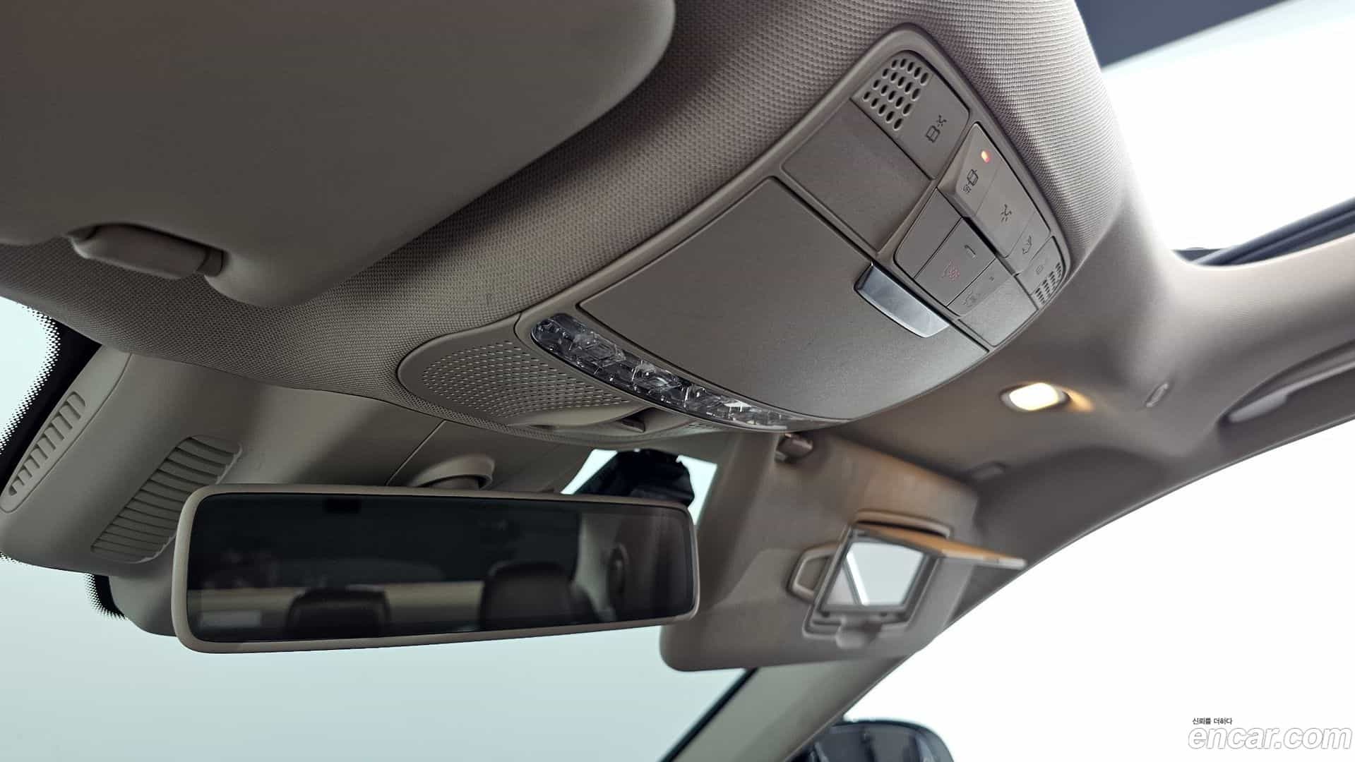 E-Class Mercedes-Benz 2019.3-OPTION-045