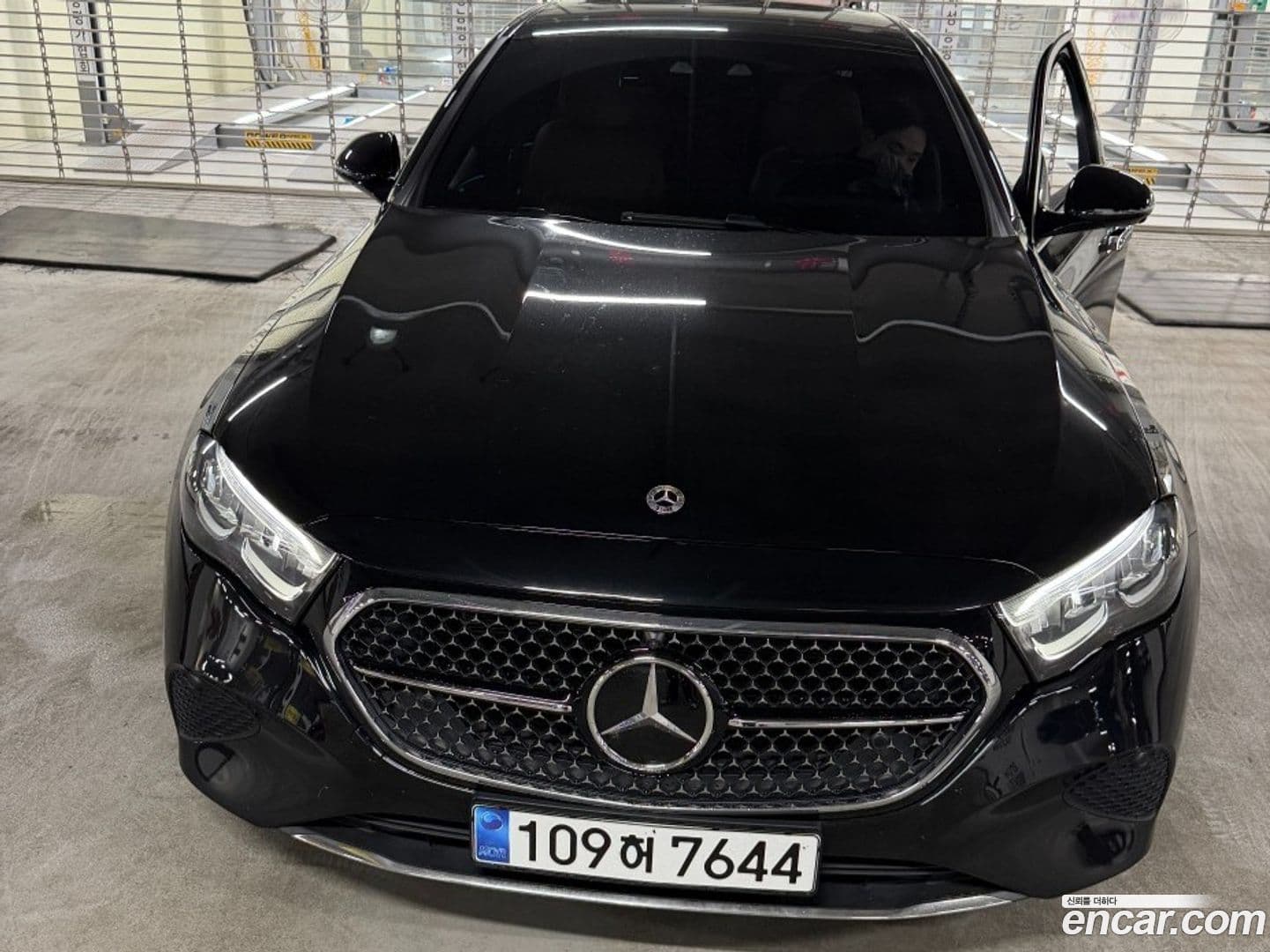 Main__Slider__Photo:E-Class Mercedes-Benz 2025.5-0