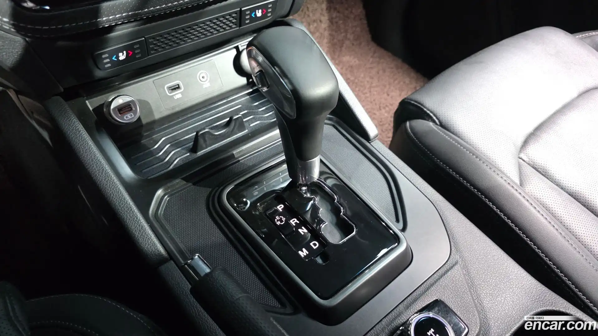 Rexton KG Mobility 2021.10-INNER-009