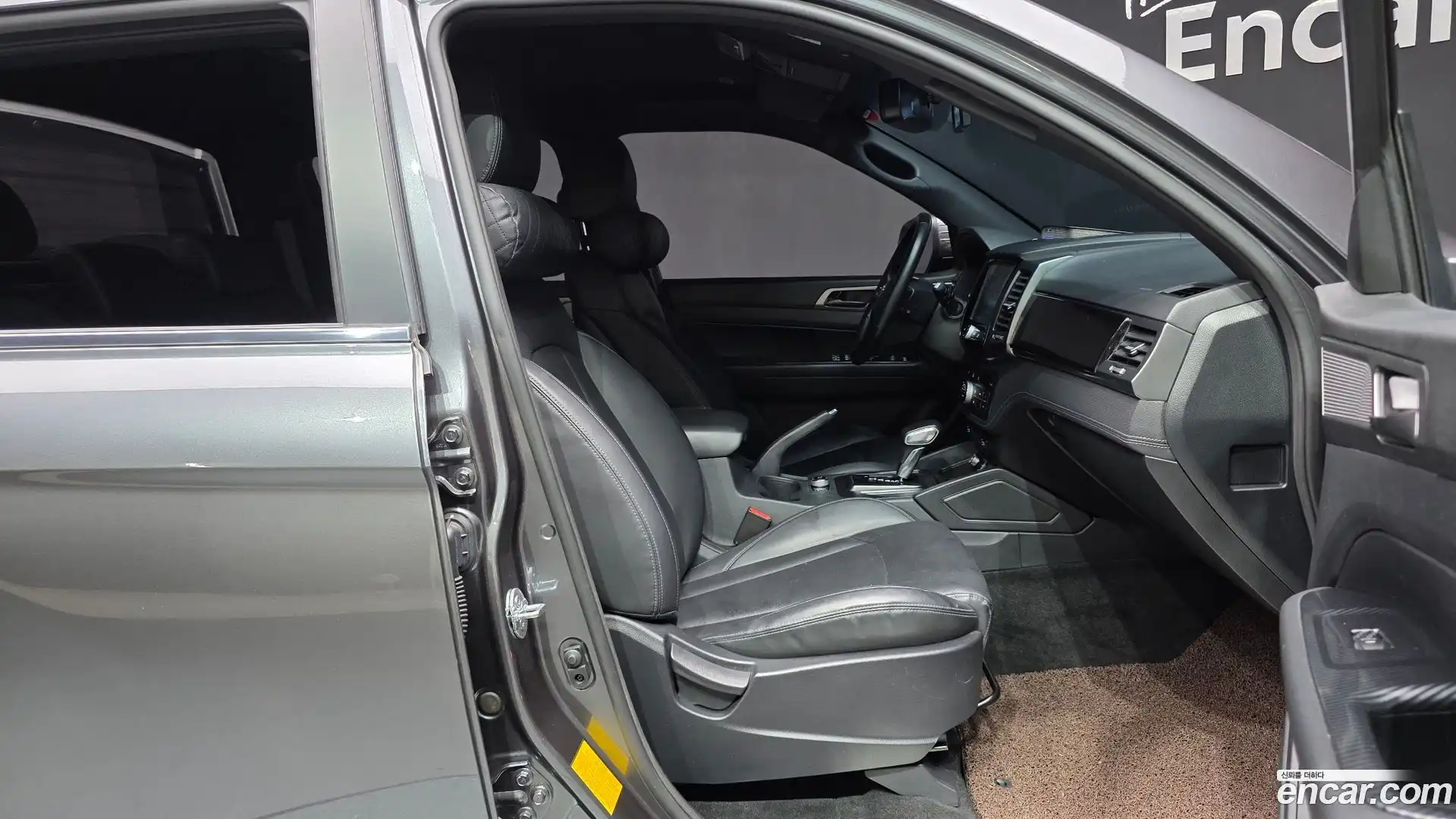 Rexton KG Mobility 2021.10-INNER-010