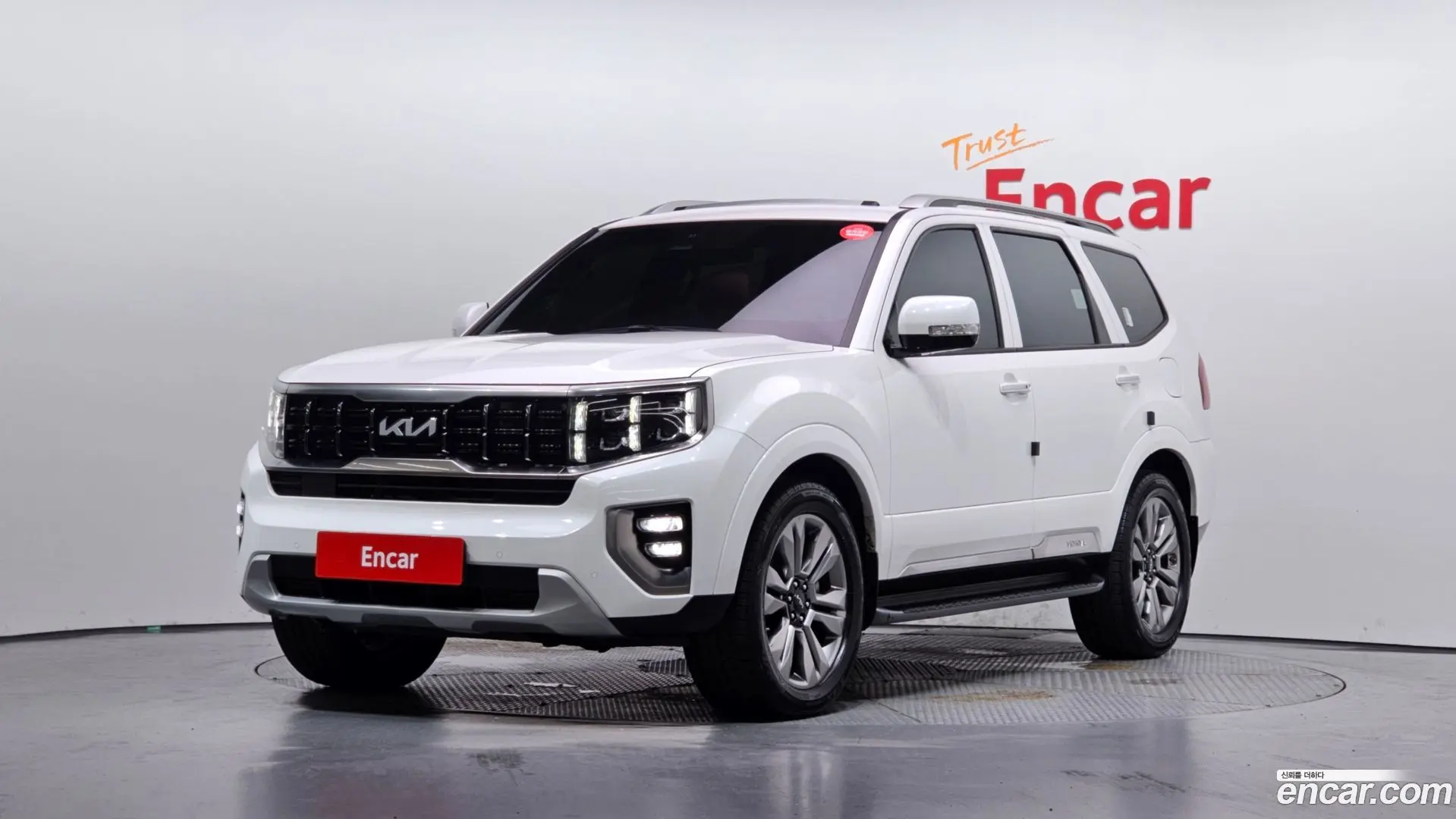 Main__Slider__Photo:Mohave Kia 2023.4-0