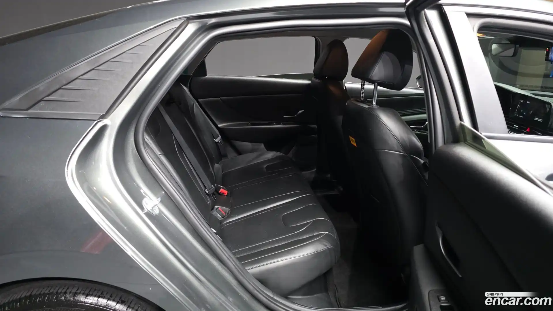 AVANTE Hyundai 2022.5-OPTION-016