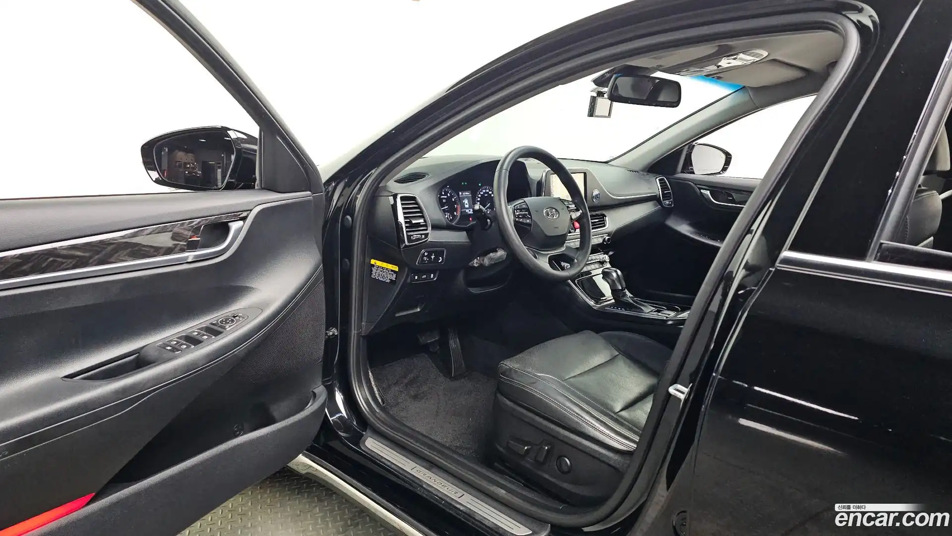 Grandeur Hyundai 2018.6-INNER-010