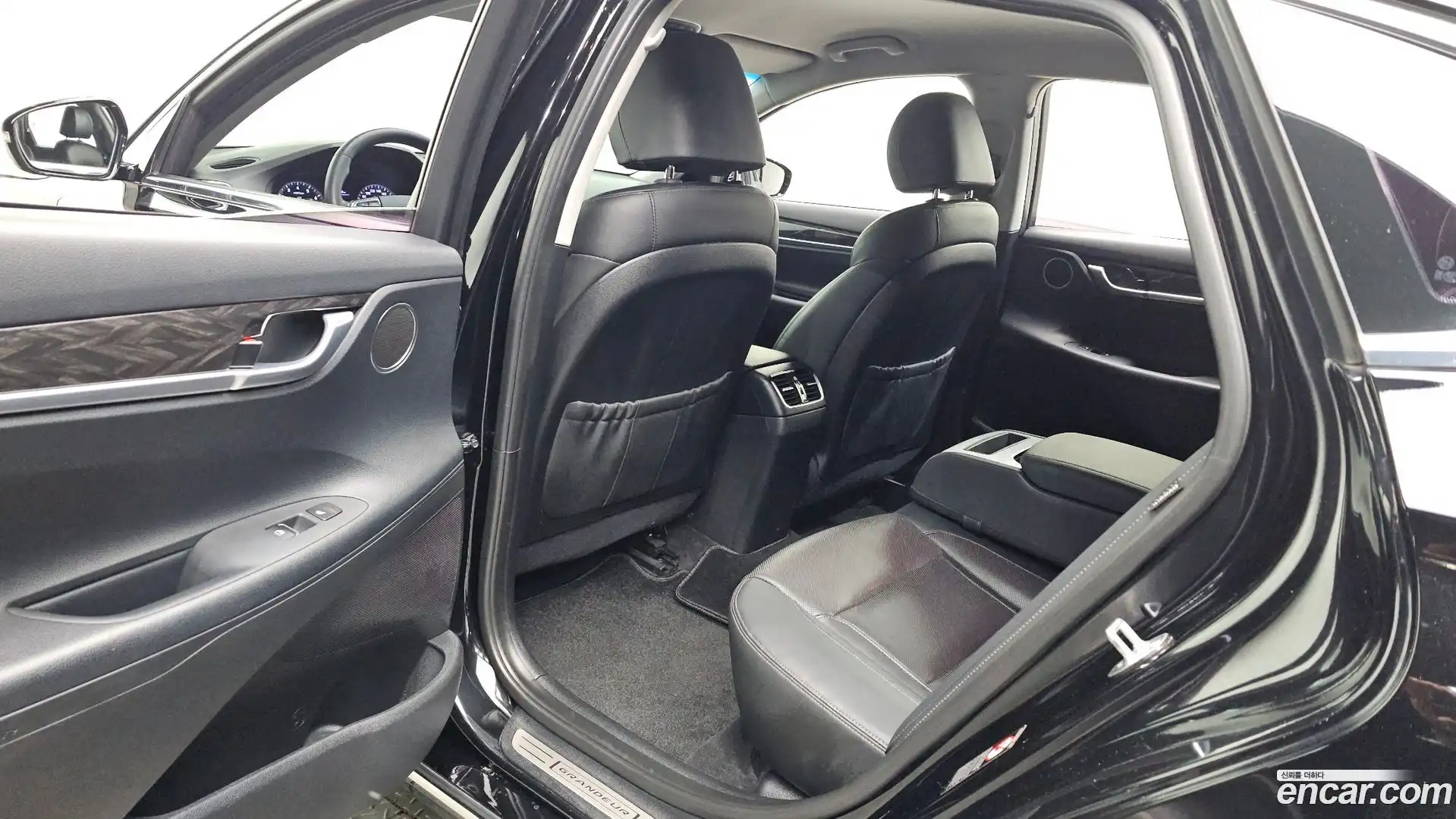 Grandeur Hyundai 2018.6-OPTION-015