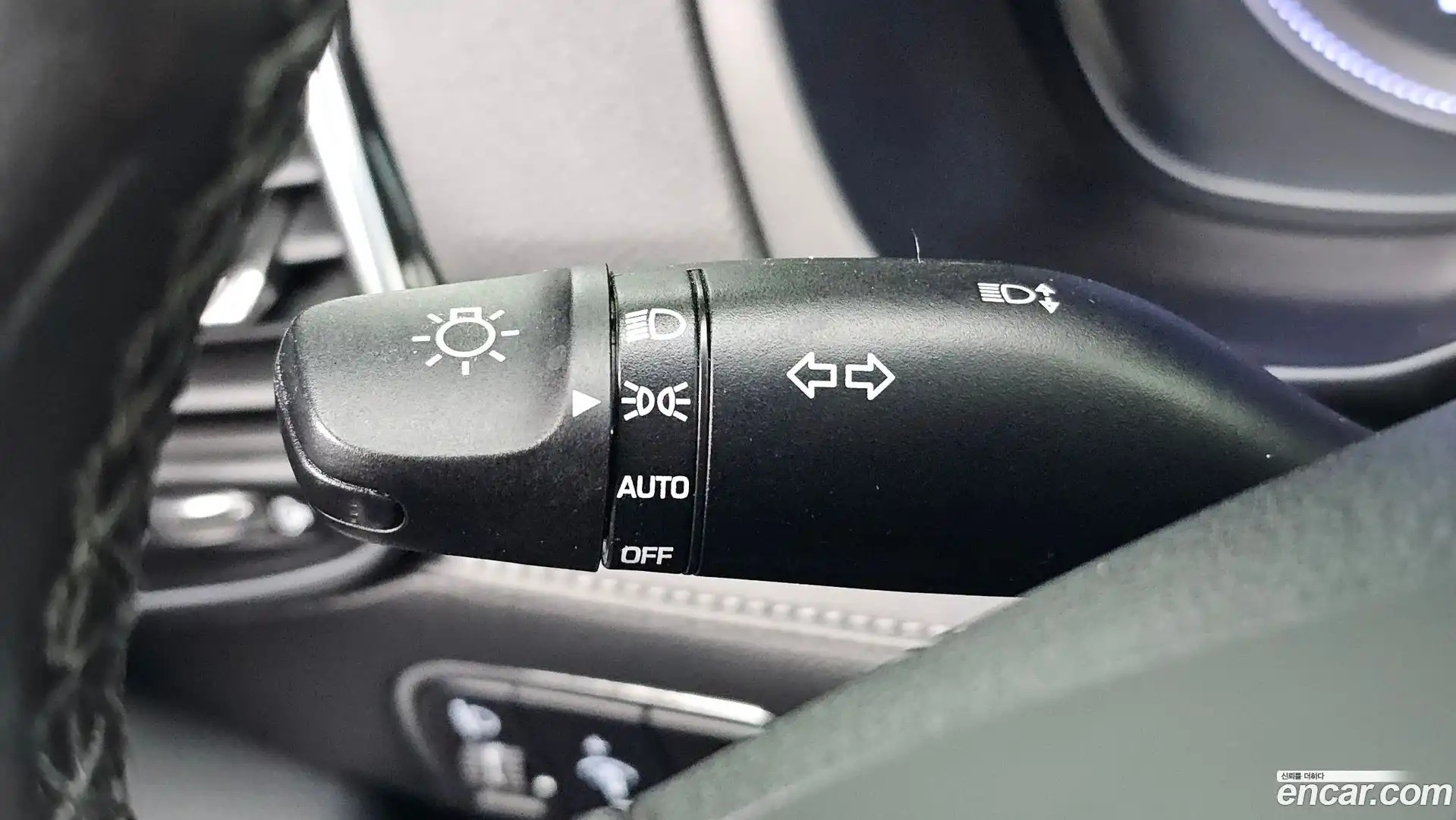 Grandeur Hyundai 2018.6-OPTION-043