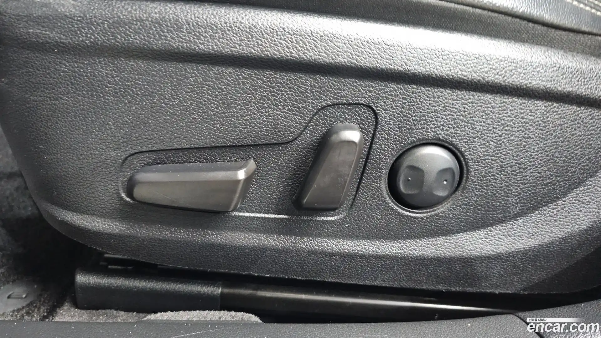 Grandeur Hyundai 2018.6-OPTION-044