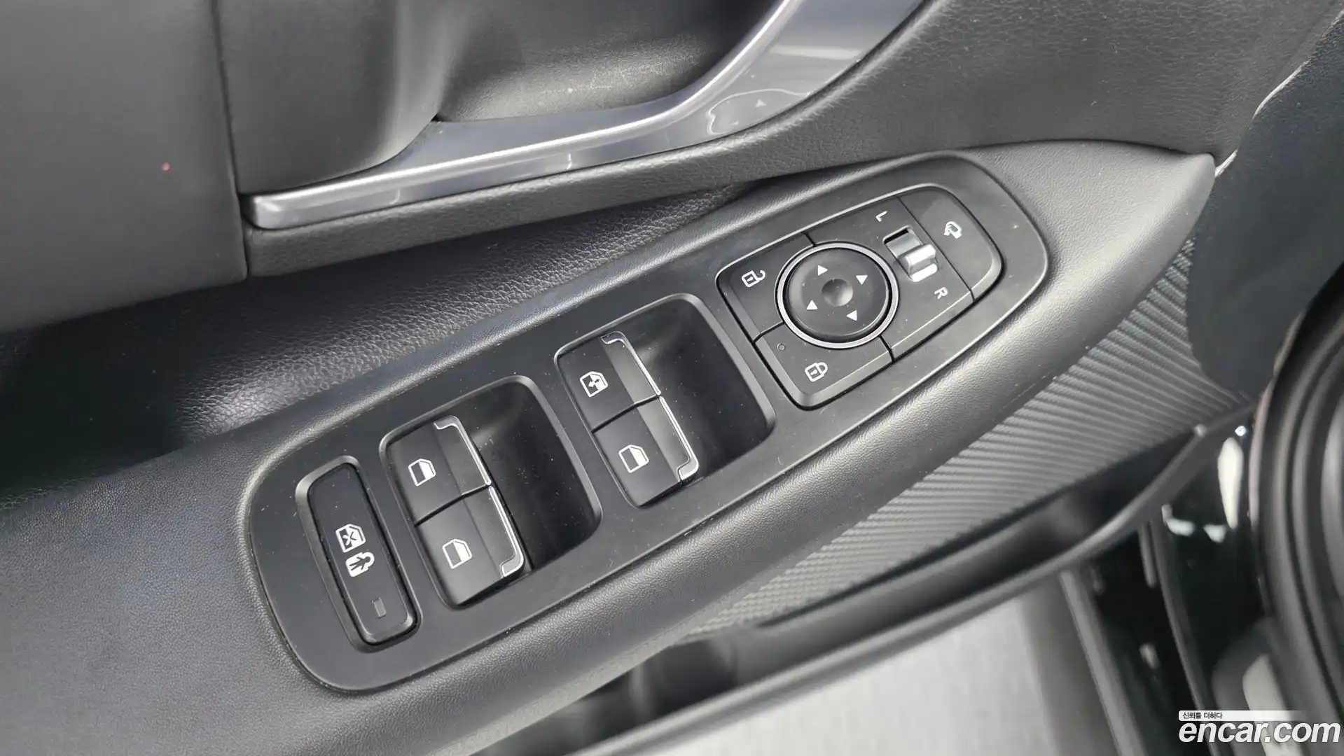 Sonata Hyundai 2019.5-OPTION-047