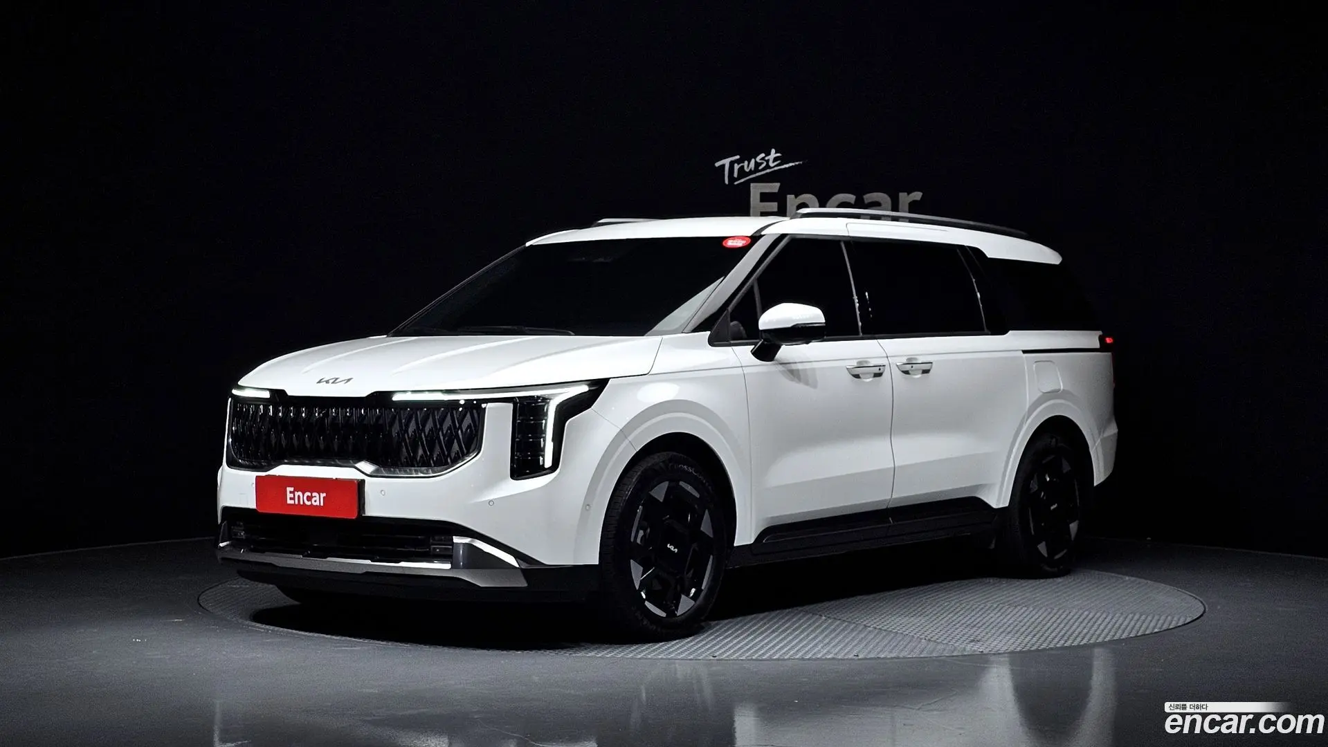 Main__Slider__Photo:Canival Kia 2024.6-0