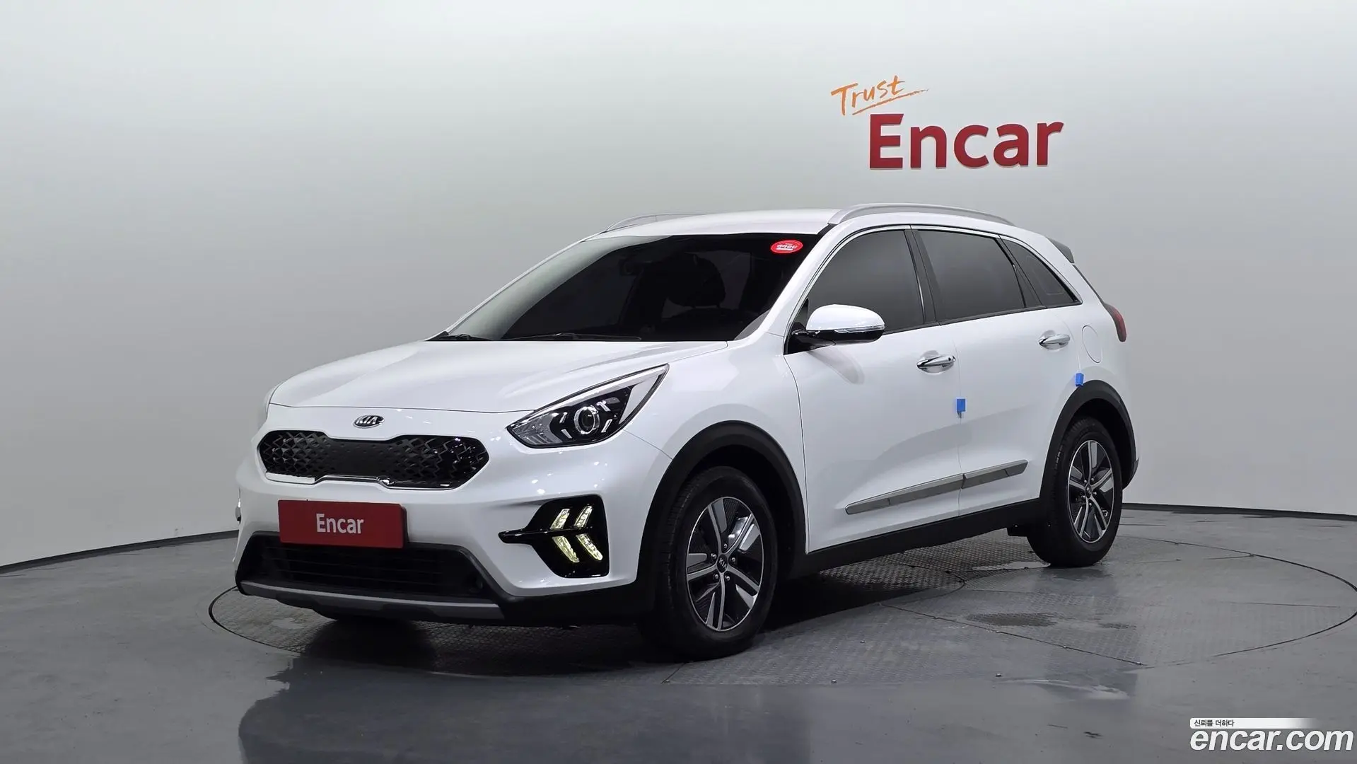 Main__Slider__Photo:Niro Kia 2019.6-0