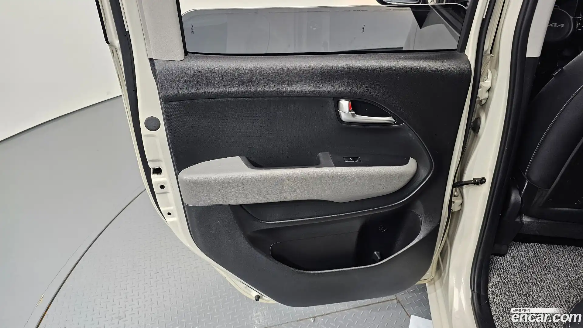 RAY Kia 2023.6-INNER-035