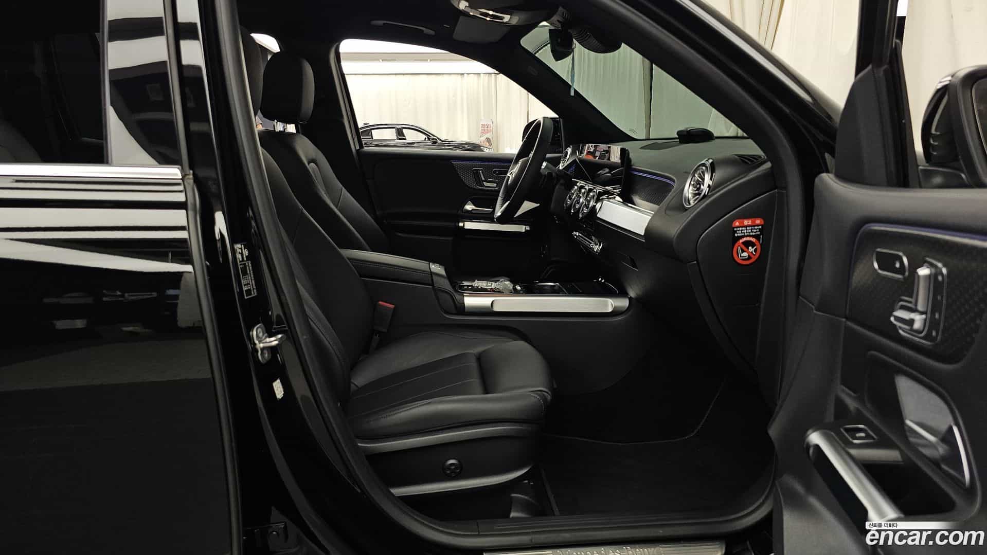 GLB-Class Mercedes-Benz 2024.6-OPTION-015