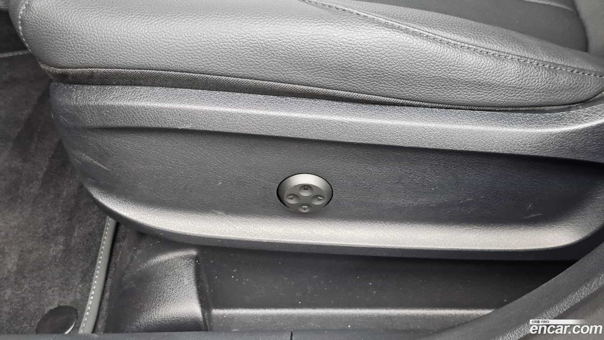GLB-Class Mercedes-Benz 2024.6-OPTION-045