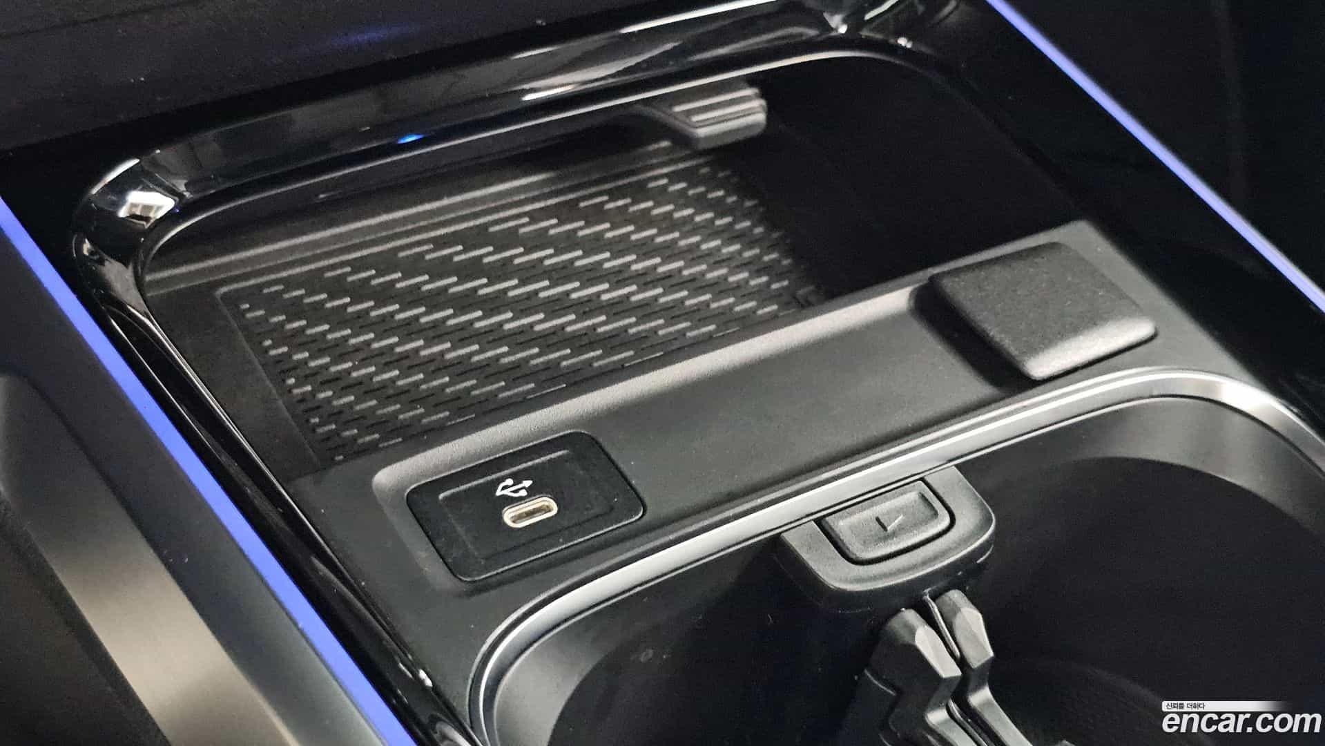 GLB-Class Mercedes-Benz 2024.6-OPTION-047