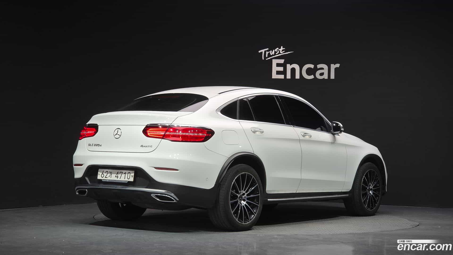 GLC-Class Mercedes-Benz 2017.4-OUTER-002