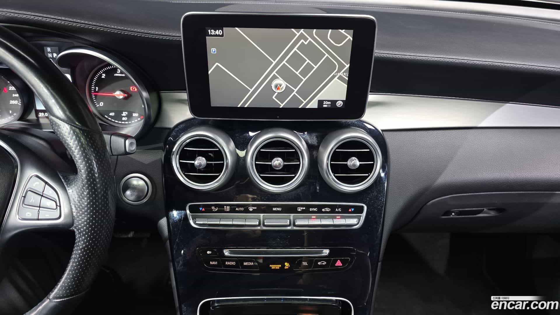 GLC-Class Mercedes-Benz 2017.4-OPTION-017