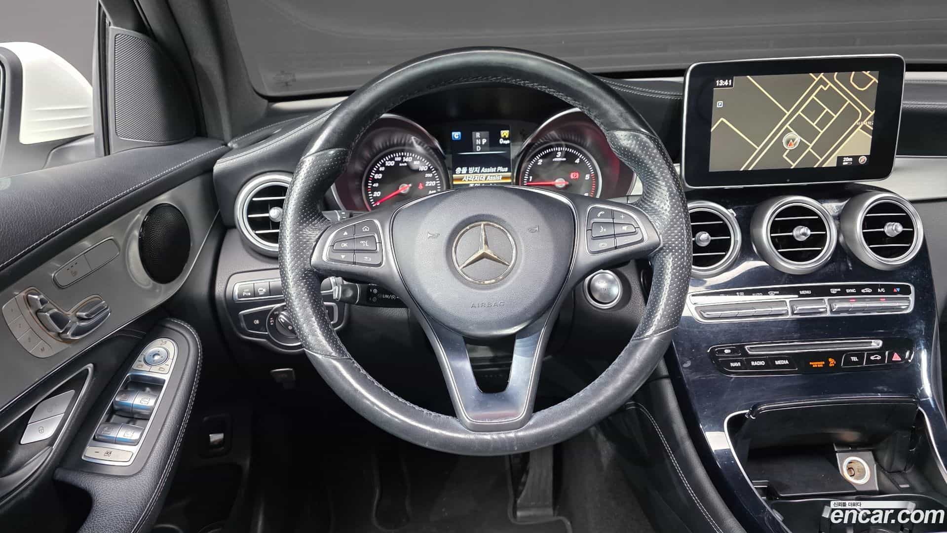 GLC-Class Mercedes-Benz 2017.4-OPTION-018