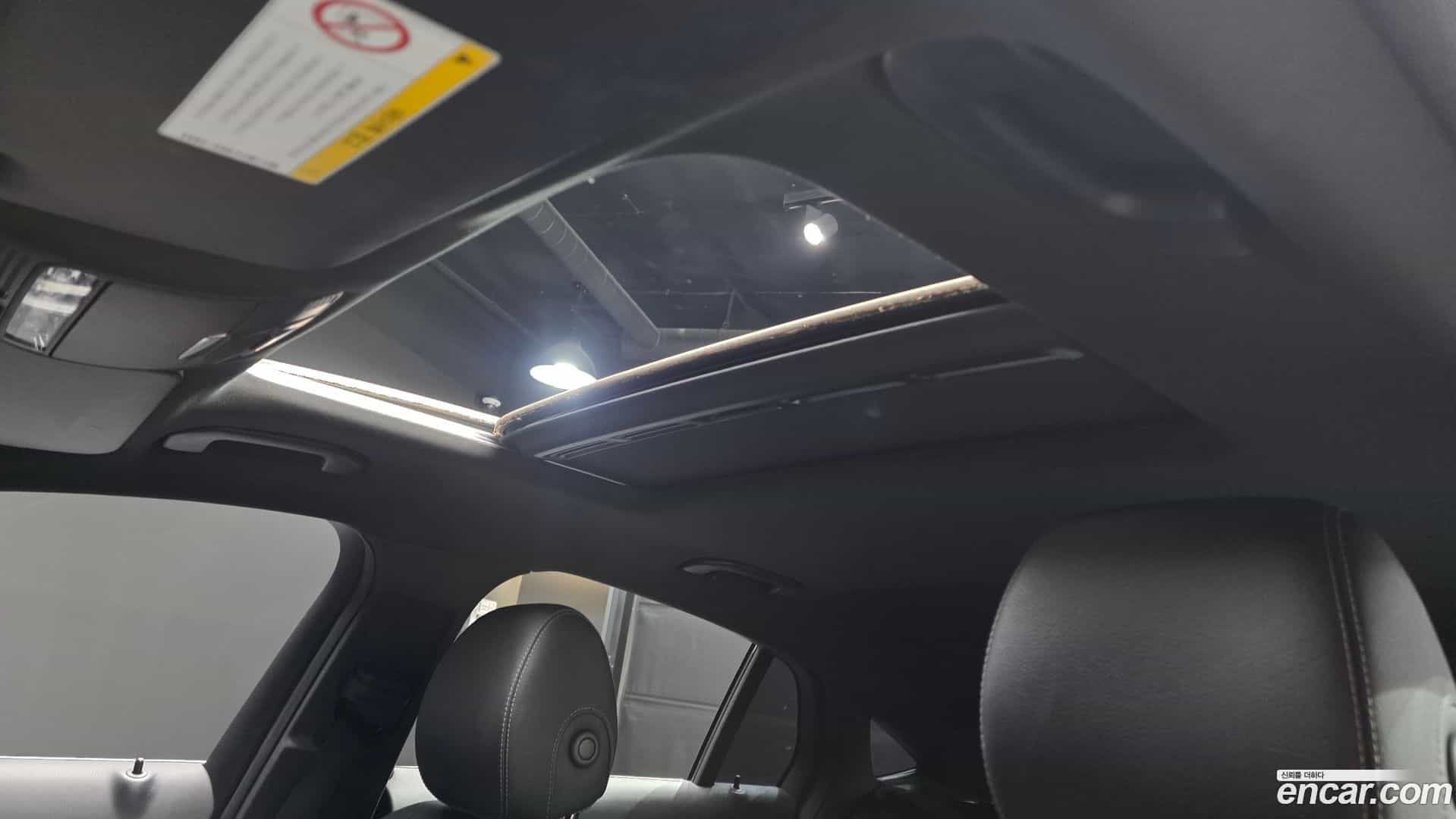 GLC-Class Mercedes-Benz 2017.4-OPTION-020