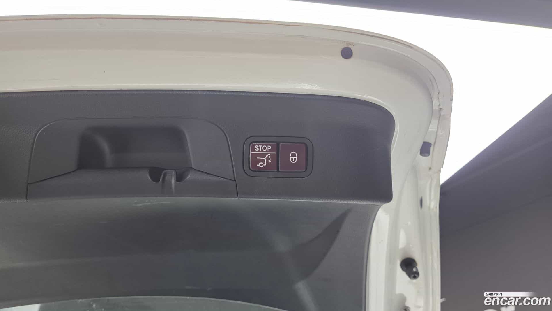 GLC-Class Mercedes-Benz 2017.4-OPTION-021