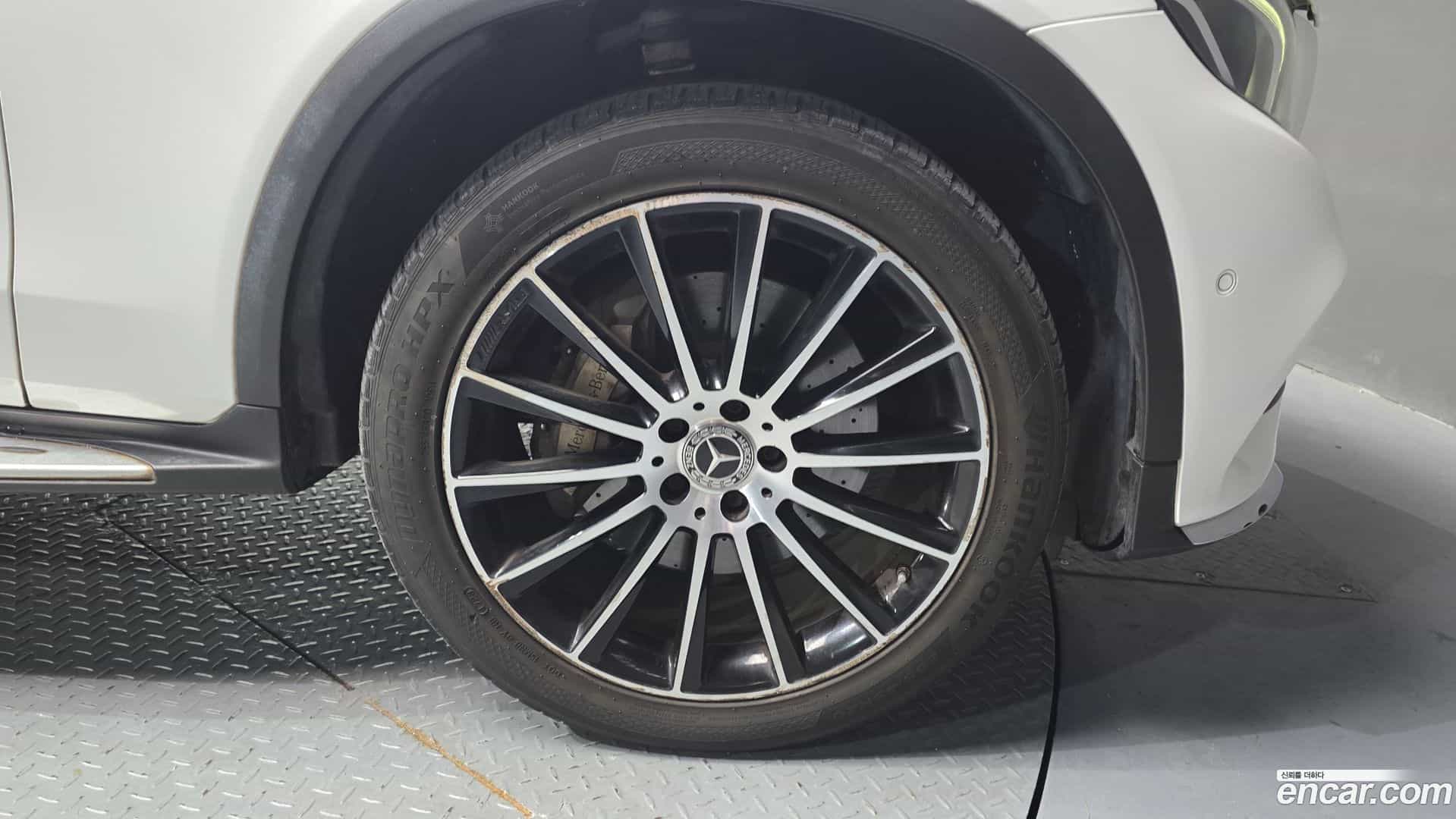 GLC-Class Mercedes-Benz 2017.4-OUTER-031