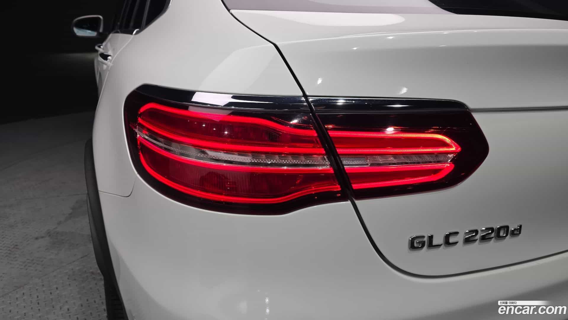 GLC-Class Mercedes-Benz 2017.4-OUTER-033