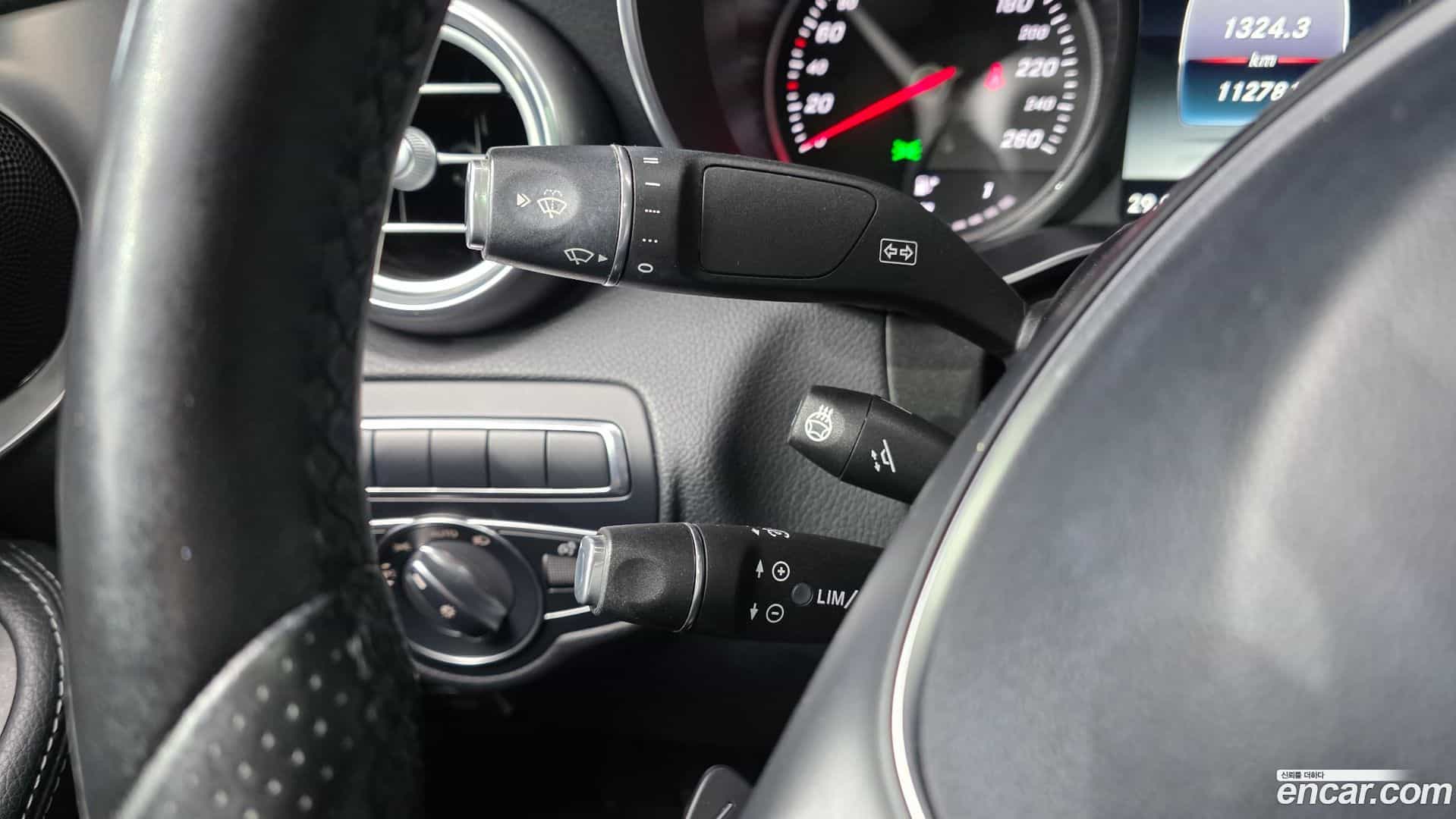 GLC-Class Mercedes-Benz 2017.4-OPTION-041