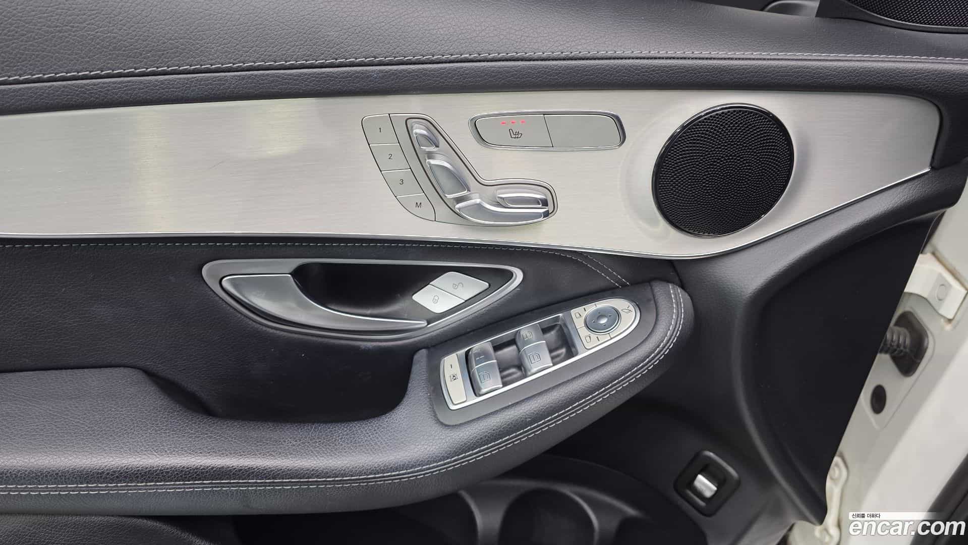GLC-Class Mercedes-Benz 2017.4-OPTION-042