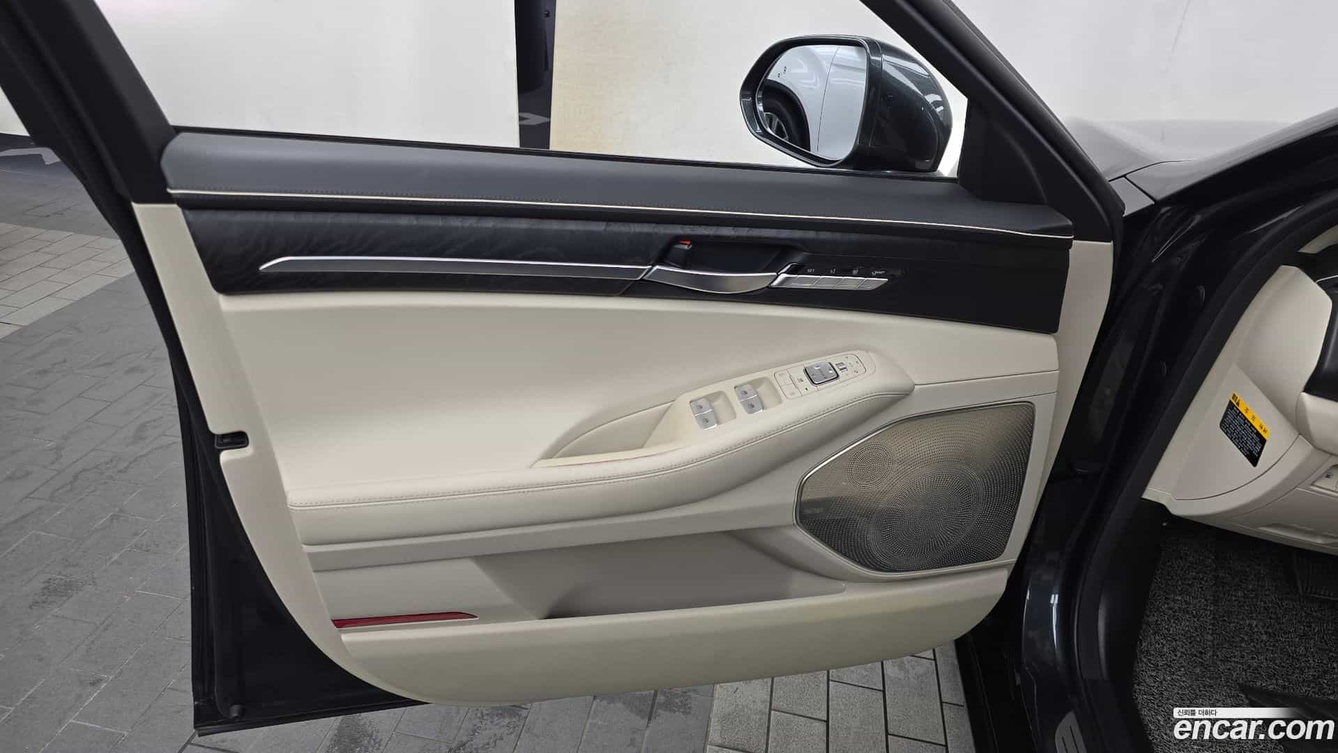 G90 Genesis 2020.2-INNER-034