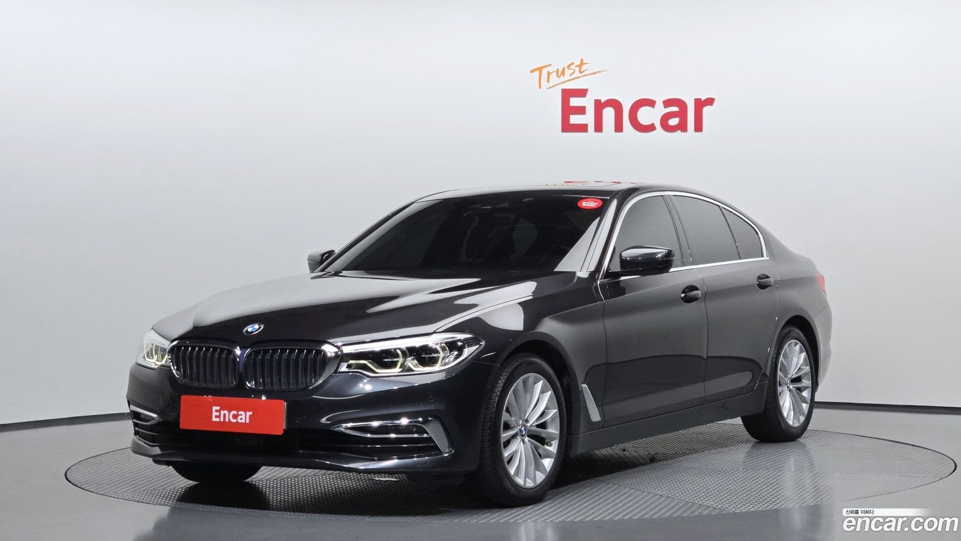 Main__Slider__Photo:5-Series BMW 2019.5-0
