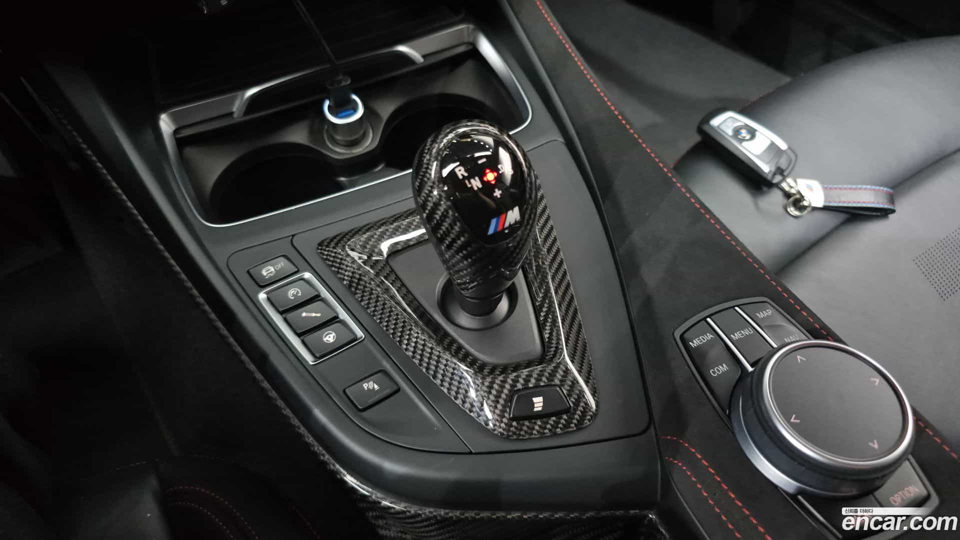 M2 BMW 2020.11-INNER-009