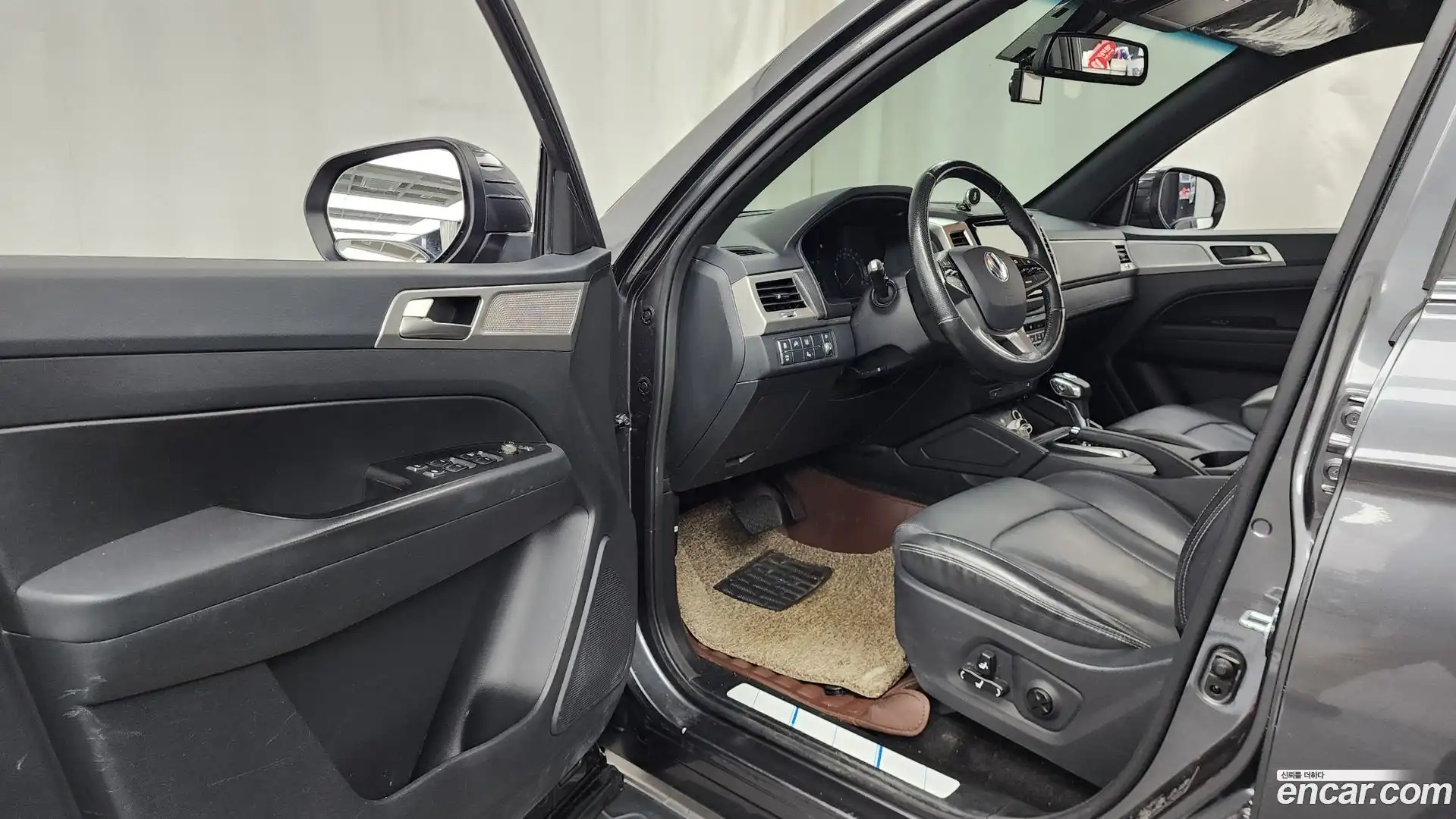 Rexton KG Mobility 2019.3-INNER-010