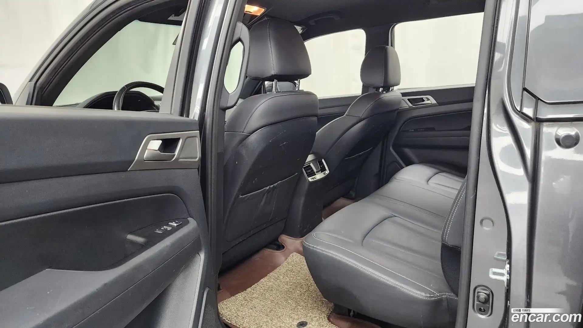 Rexton KG Mobility 2019.3-INNER-036