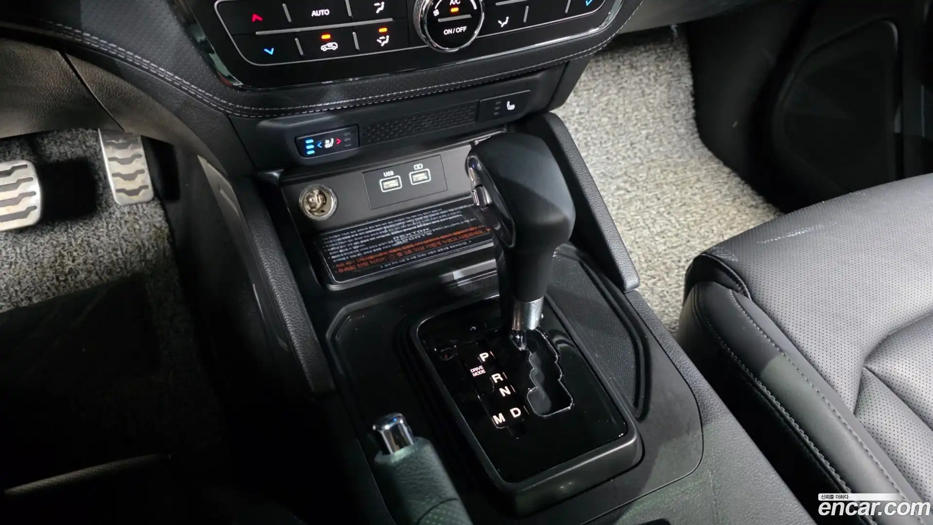 Rexton KG Mobility 2022.10-INNER-009